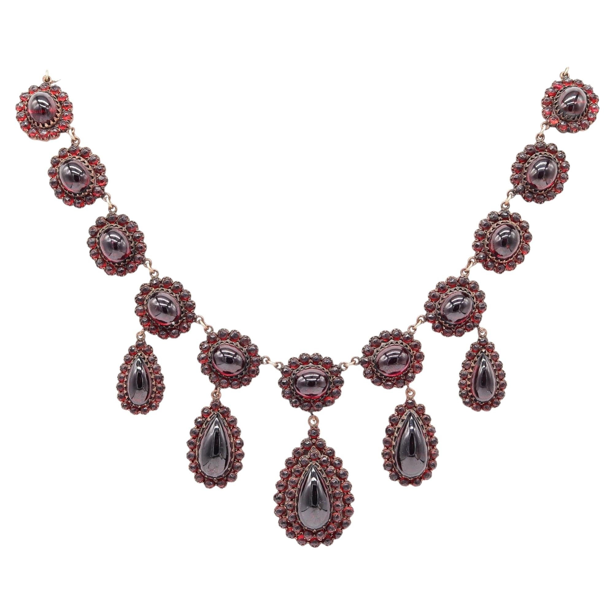 VICTORIEN Bohème 1880 Collier feston en vermeil avec 112.90 Ctw de grenats Naturels