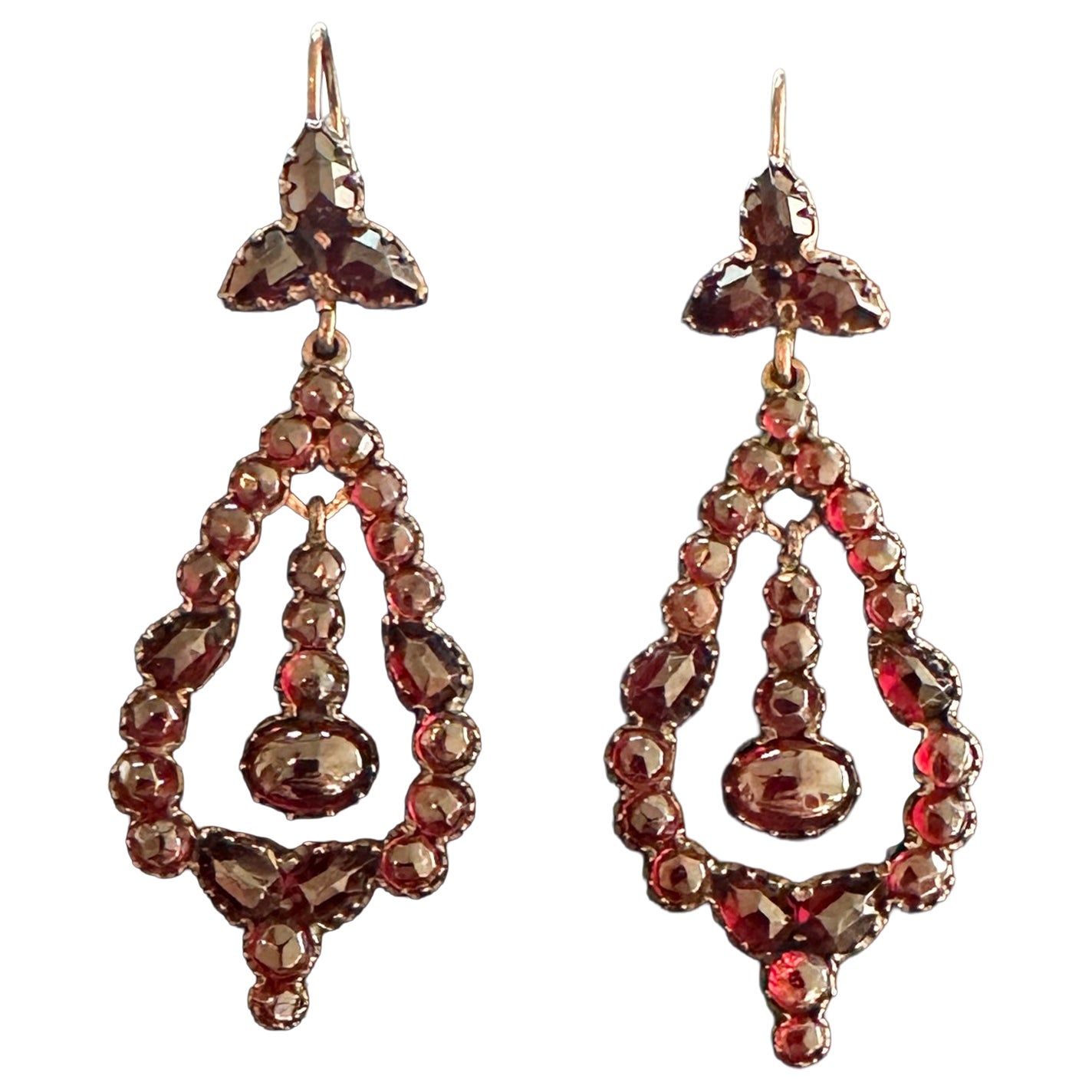 Orecchini a goccia di granato boemo vittoriano in oro CIRCA 1880 Raro 2,25 pollici