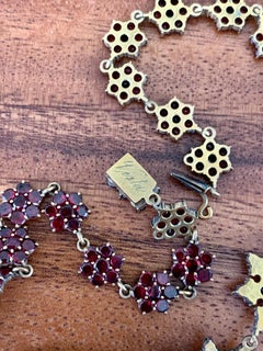 Victorian Bohemian Garnet Gold-Filled Floral Design Festoon Necklace