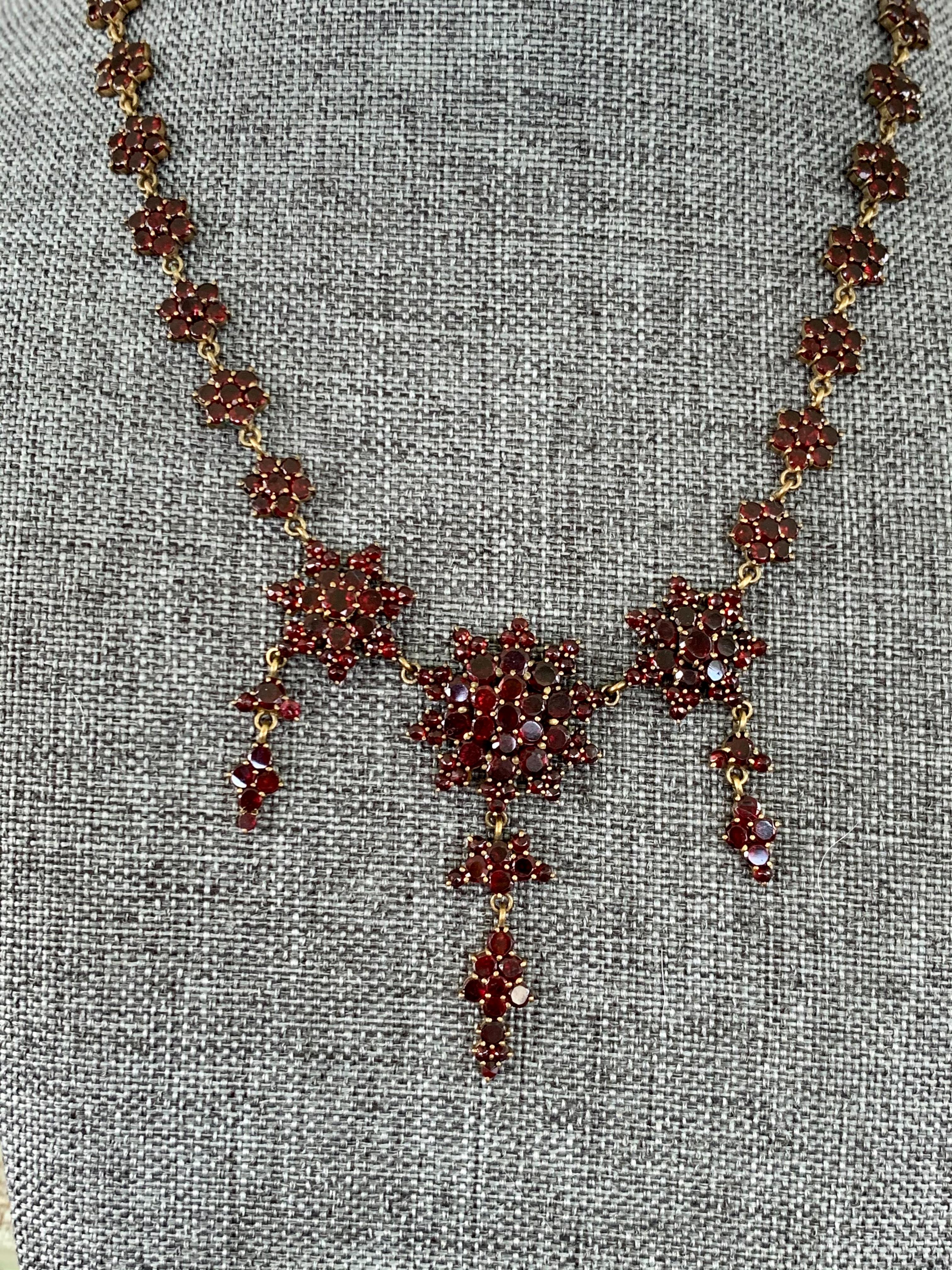 Victorian Bohemian Garnet Gold-Filled Floral Design Festoon Necklace In Good Condition In St. Louis Park, MN