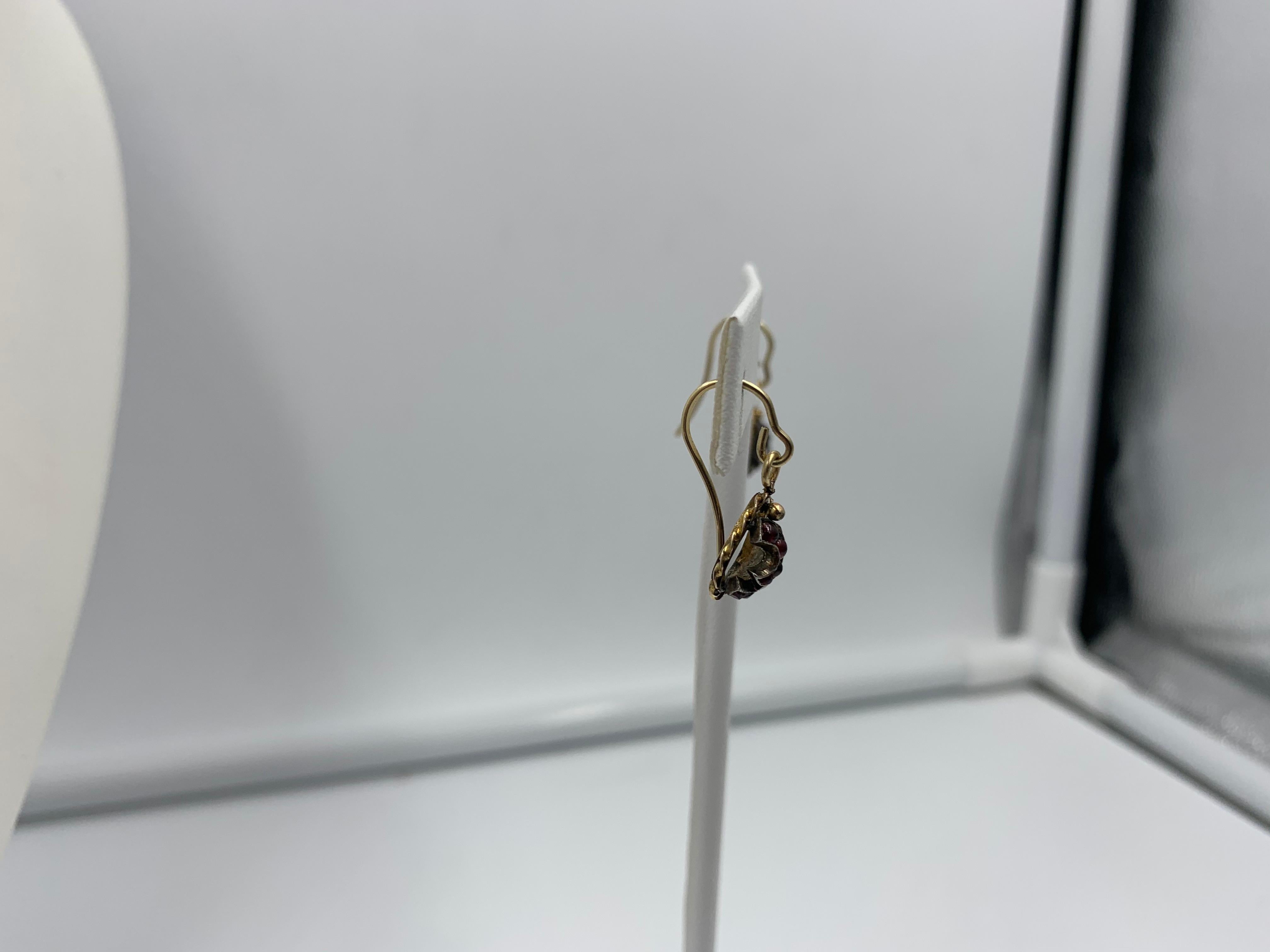 viktorianische böhmische Granat-Perlen-Tropfen-Ohrringe Gold (Viktorianisch) im Angebot
