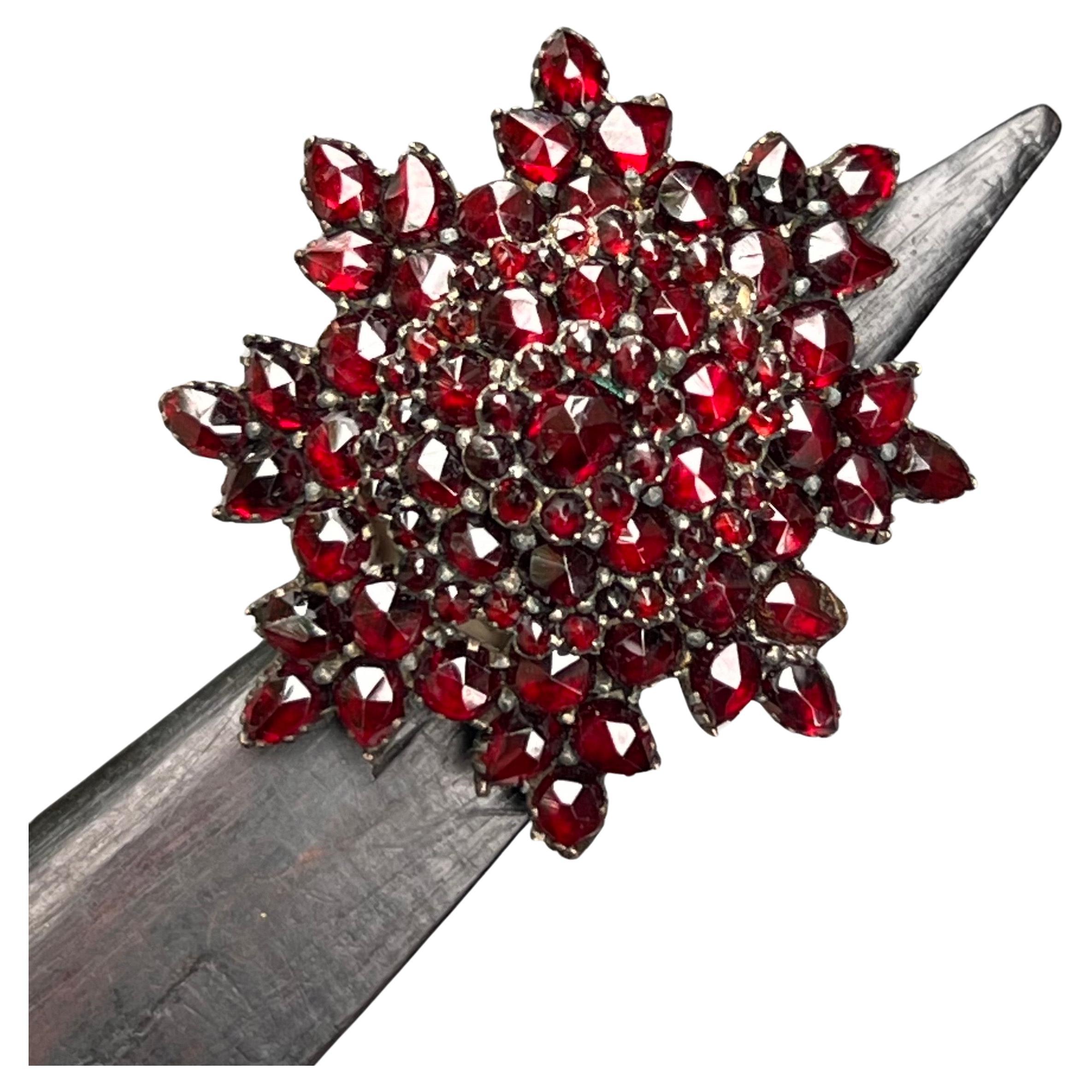 Ciondolo a forma di stella di granato vittoriano Bohemien Collana Spilla in vendita 7