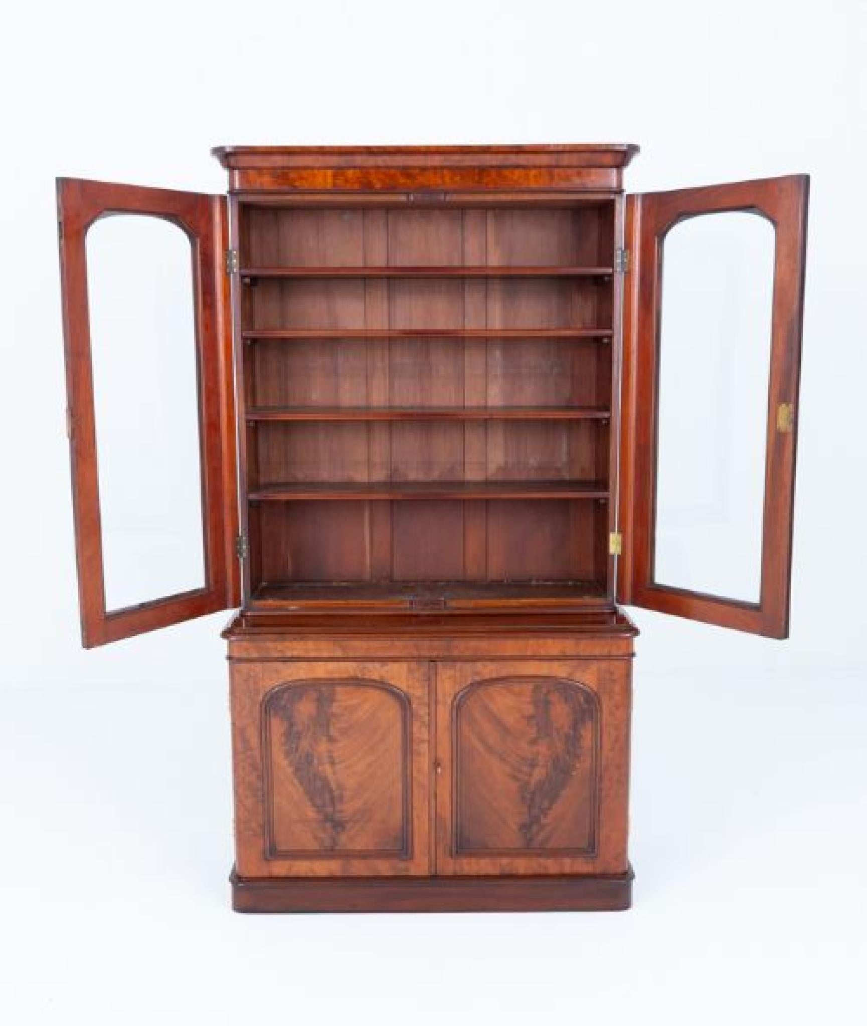 Smaltato Libreria vittoriana in mogano Gabinetto da biblioteca 1860 in vendita