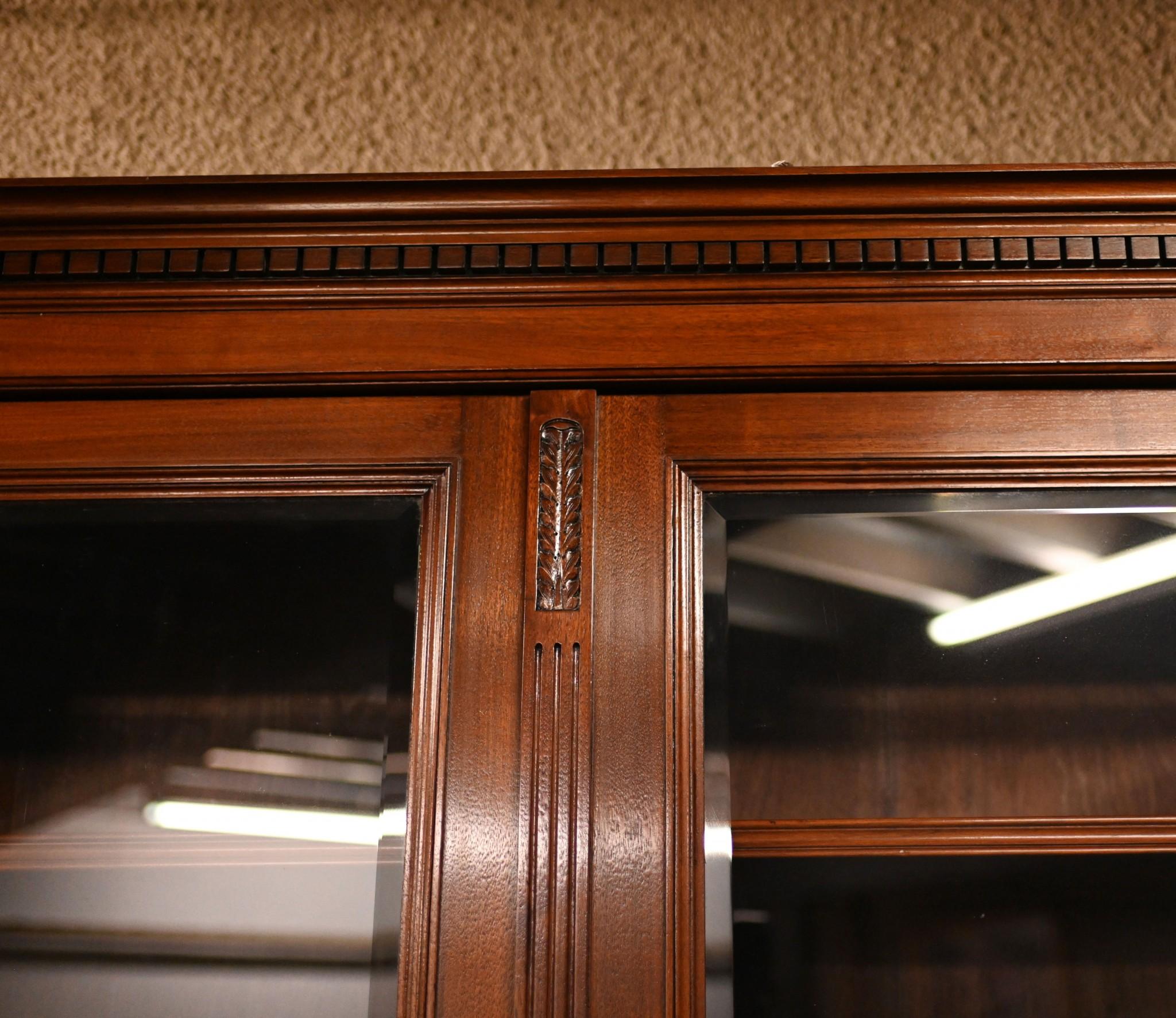 Libreria vittoriana in mogano Cabinet Biblioteca Hobbs & Co. in vendita 3