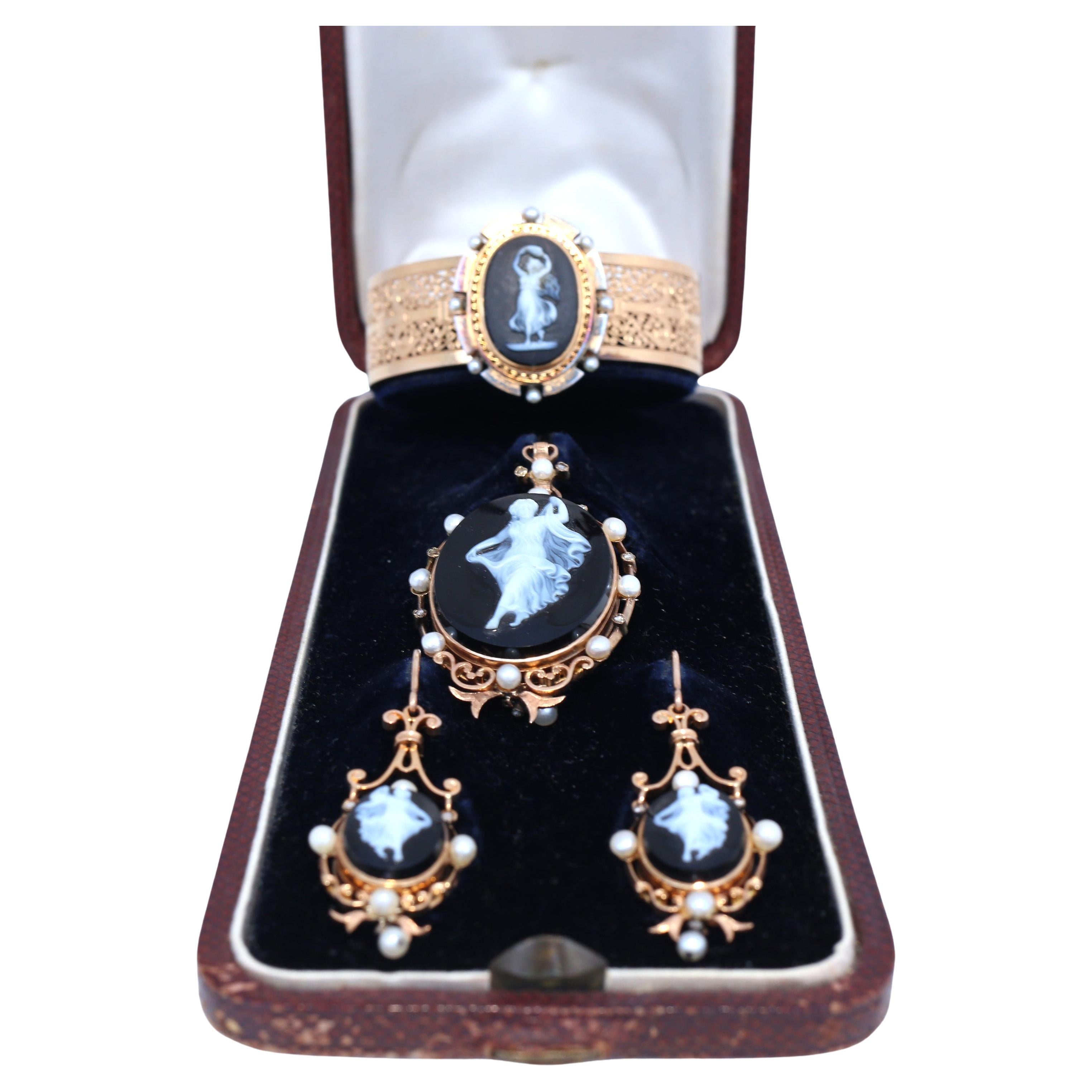 Victorian Bracelet Pendant Earrings Set Cameo 18K Gold Original Box, 1900