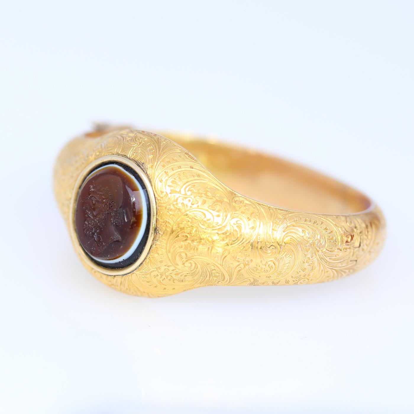 Women's Victorian Signet Intaglio Secret Bracelet Greek Gold Original Box, 1890