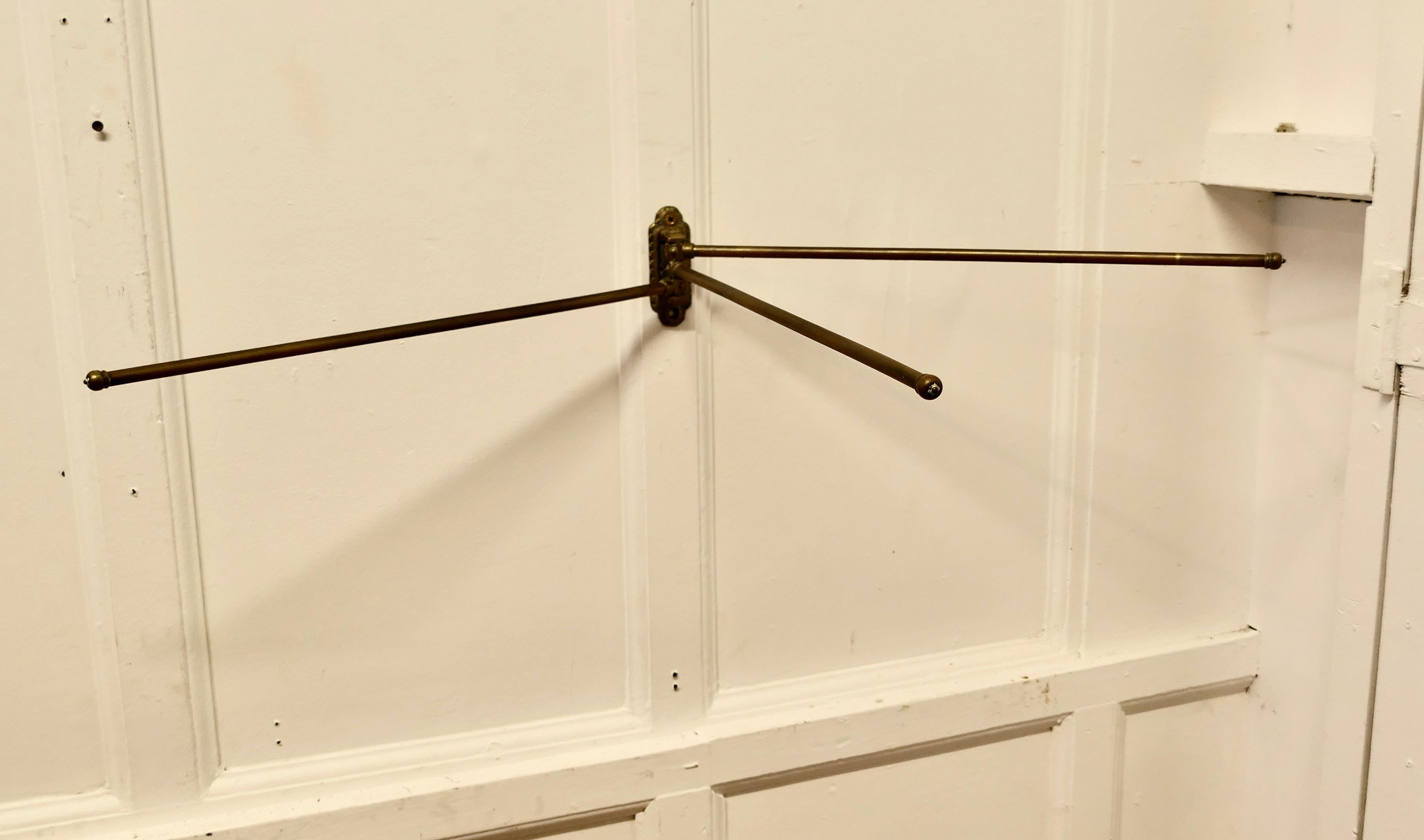 Victorian Brass 3 Branch Folding Towel Rail    In Good Condition In Chillerton, Isle of Wight