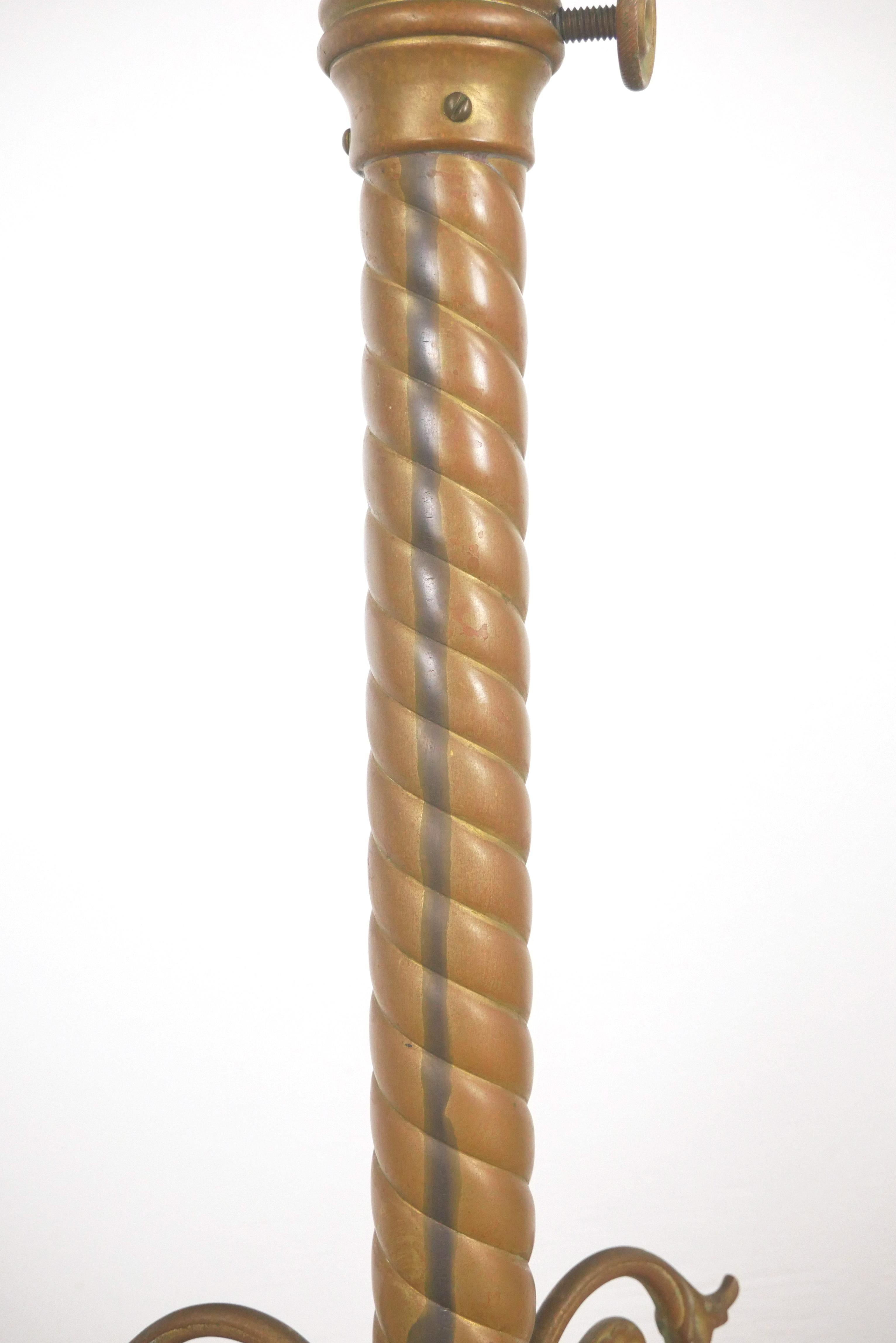 Candelabro da terra a 7 bracci in ottone vittoriano in vendita 3
