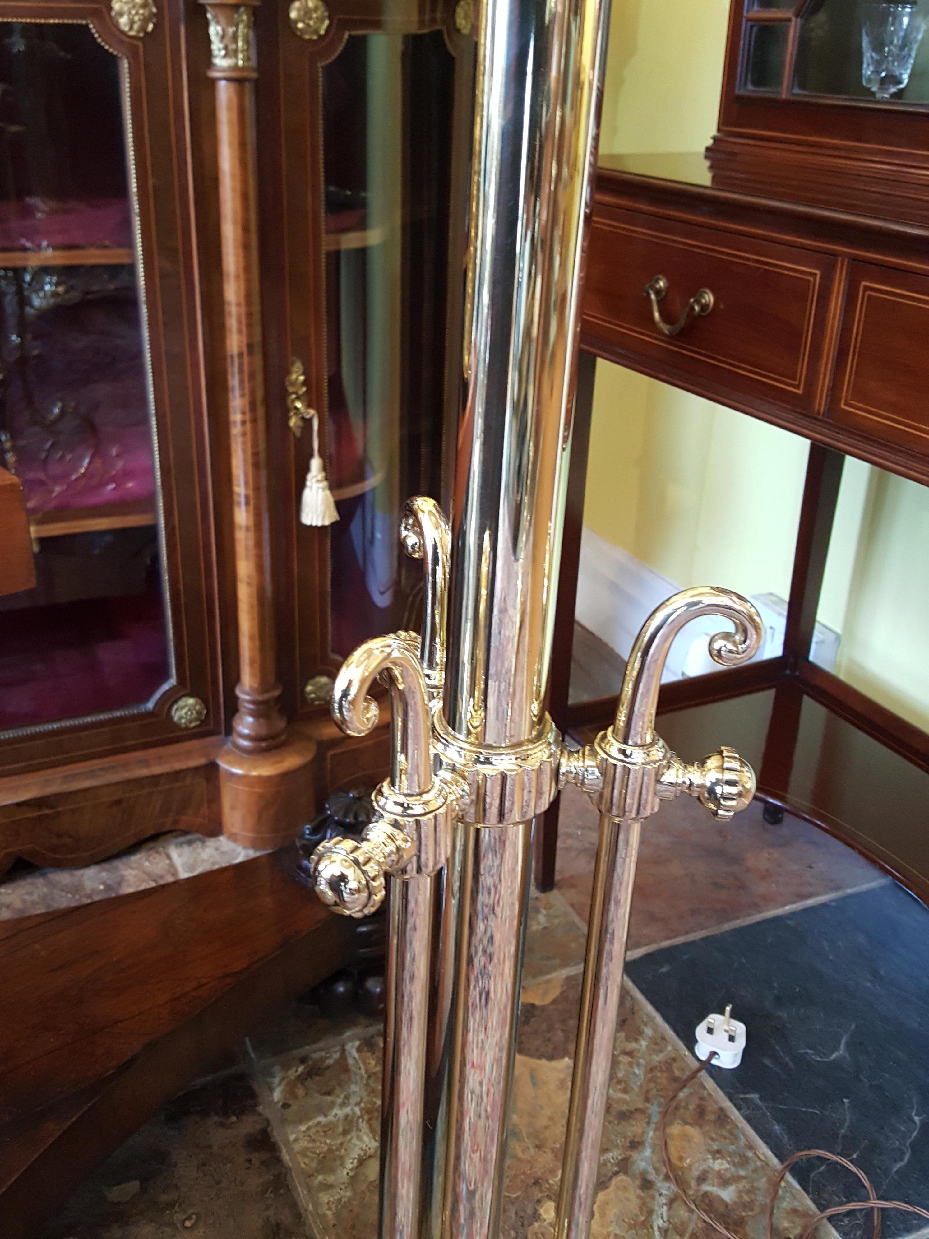 English Pair of Victorian Brass Adjustable Standard Lamps For Sale