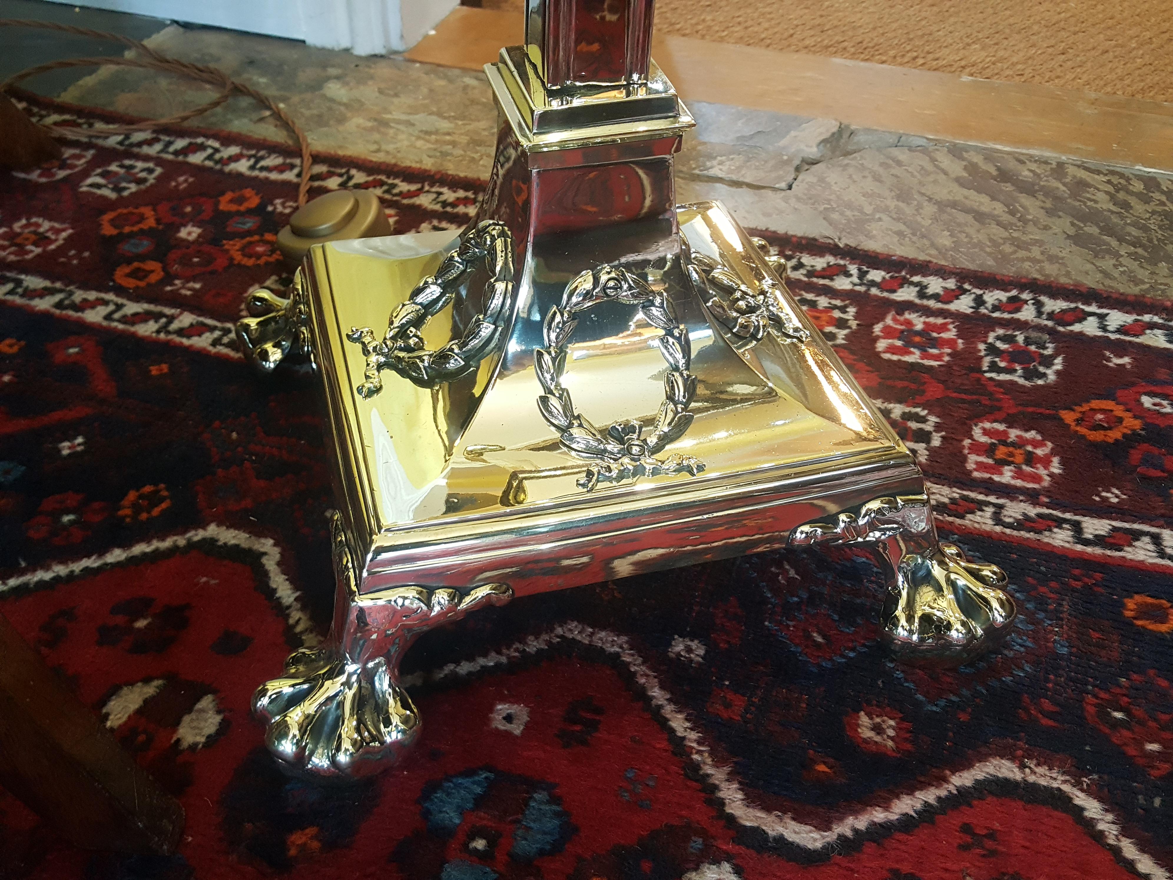 Victorian Brass Adjustable Standard Lamp In Good Condition In Altrincham, Cheshire