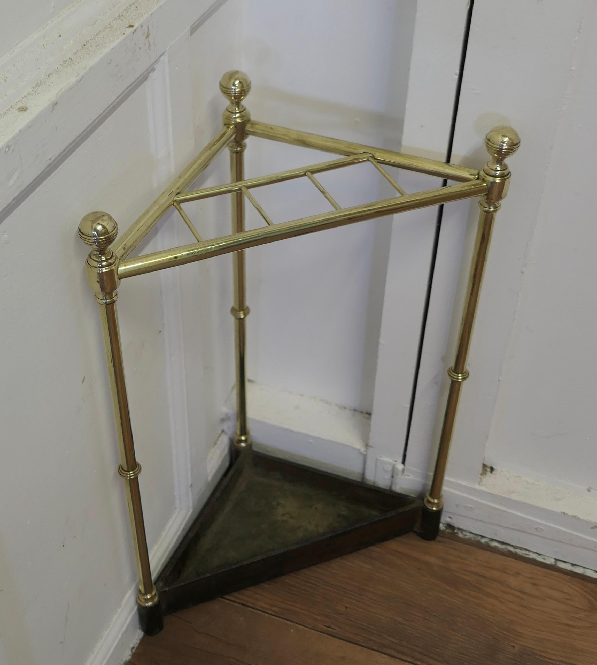 Victorian Brass and Cast Iron Corner Stick or Umbrella Stand    In Good Condition For Sale In Chillerton, Isle of Wight