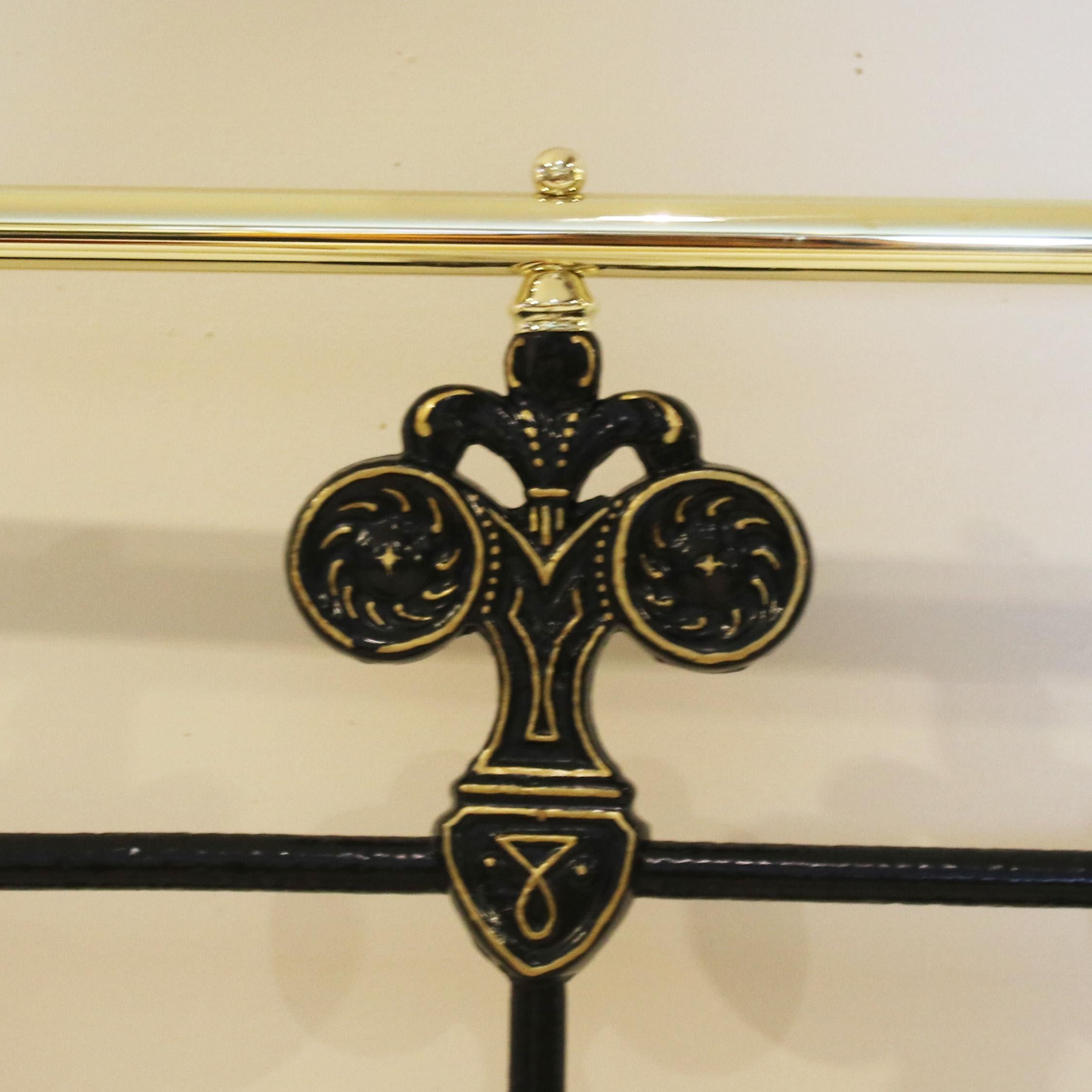 Victorian Brass and Iron Bed with Gold Lining MK163 In Excellent Condition In Wrexham, GB