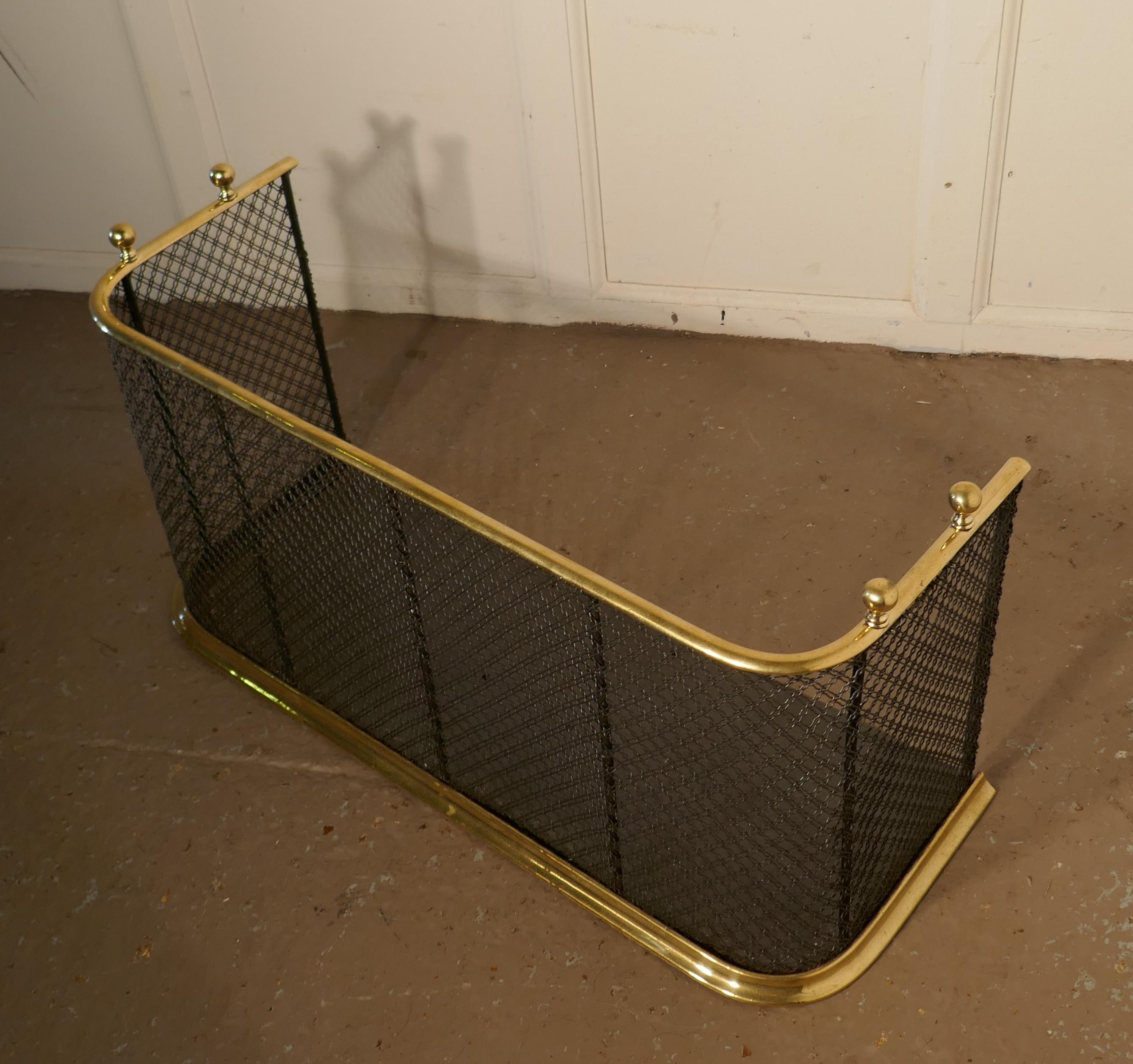 Victorian Brass and Iron Fender or Fireguard In Good Condition In Chillerton, Isle of Wight
