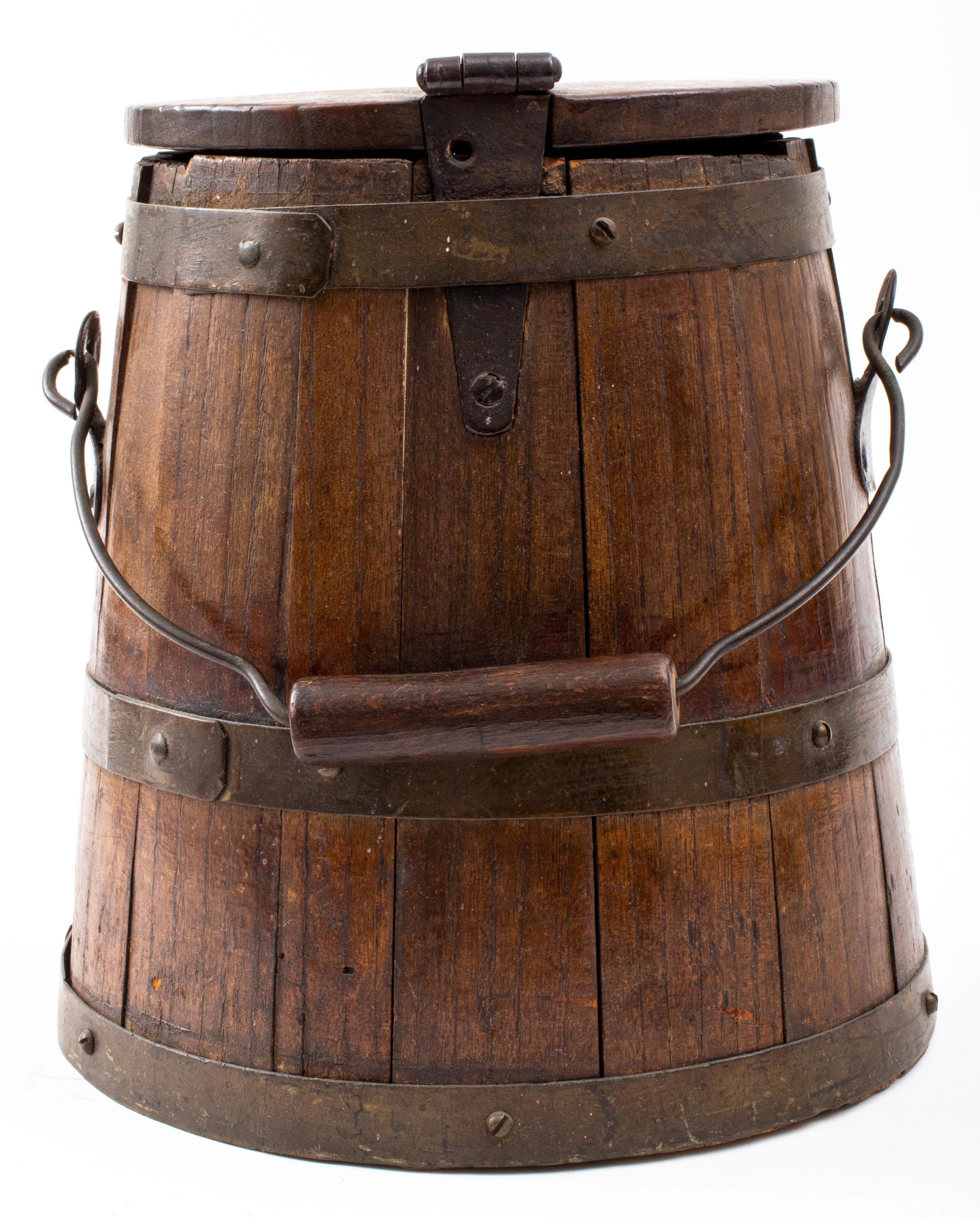 Victorian Brass-Bound Oak Milk Pail In Good Condition In New York, NY