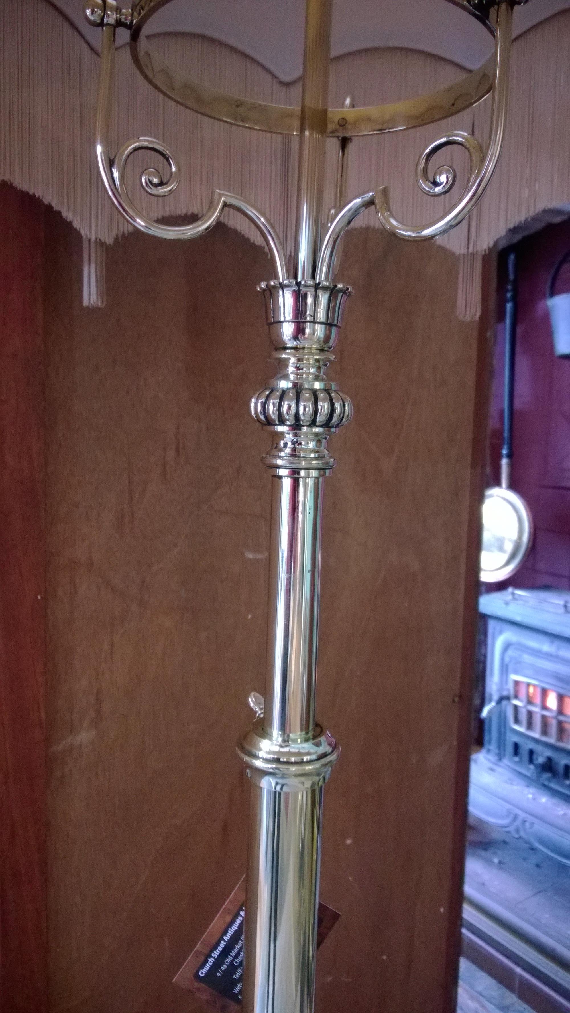 Victorian Brass Extendable Standard Lamp In Good Condition In Altrincham, Cheshire