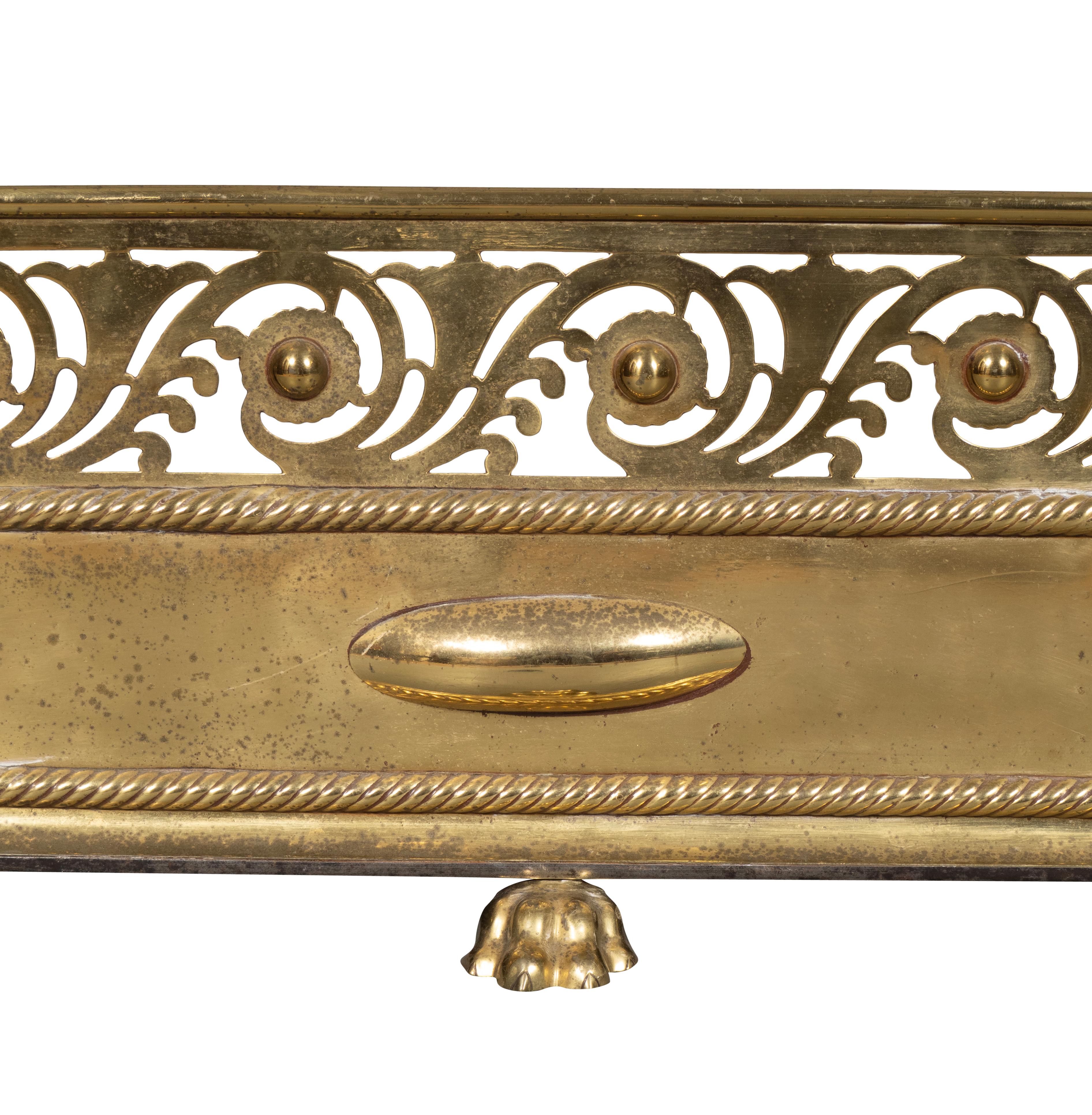 Ottone Parafuoco vittoriano in ottone in vendita