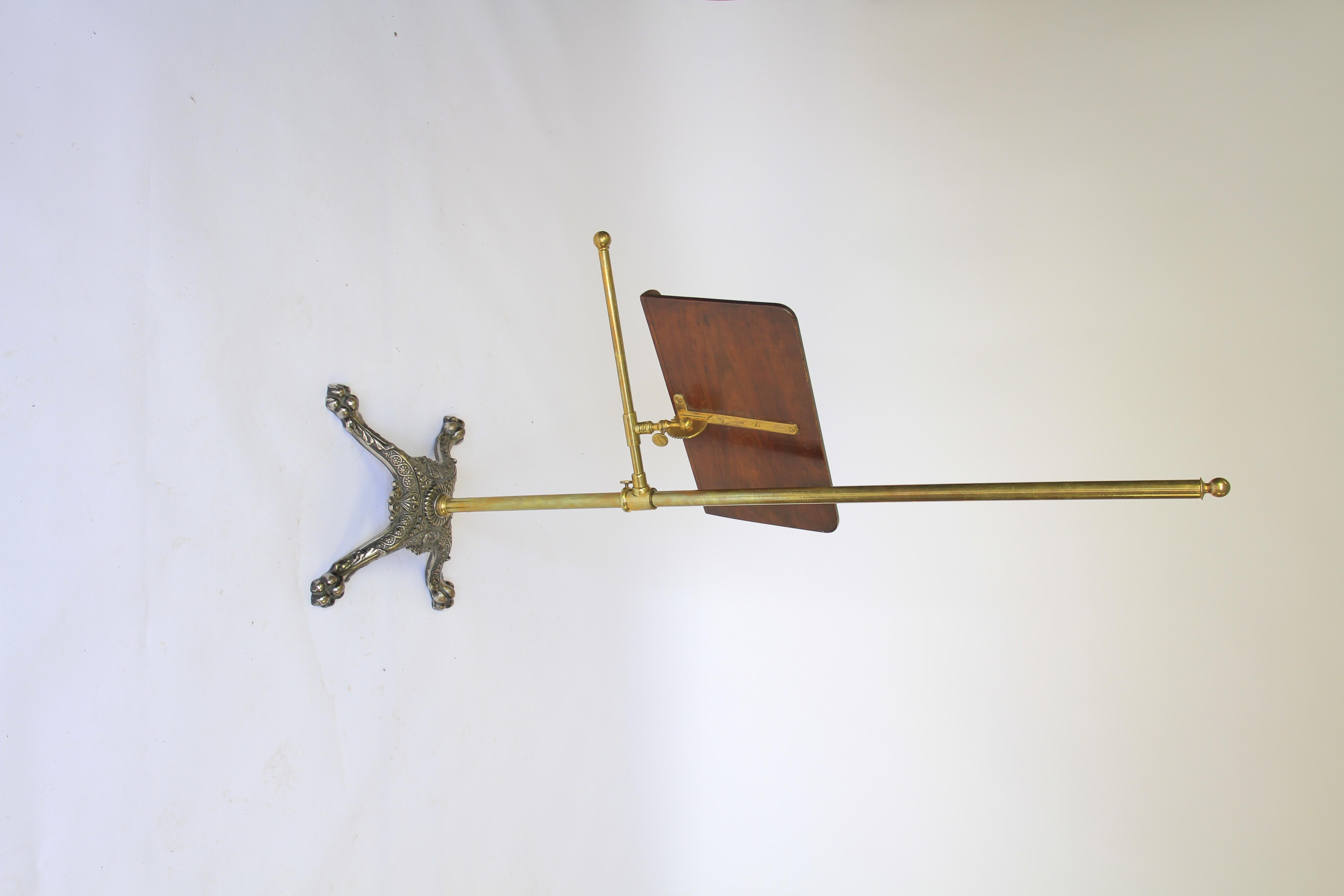 Victorian Brass & iron reading / music stand with Lectern In Good Condition For Sale In Dereham, GB