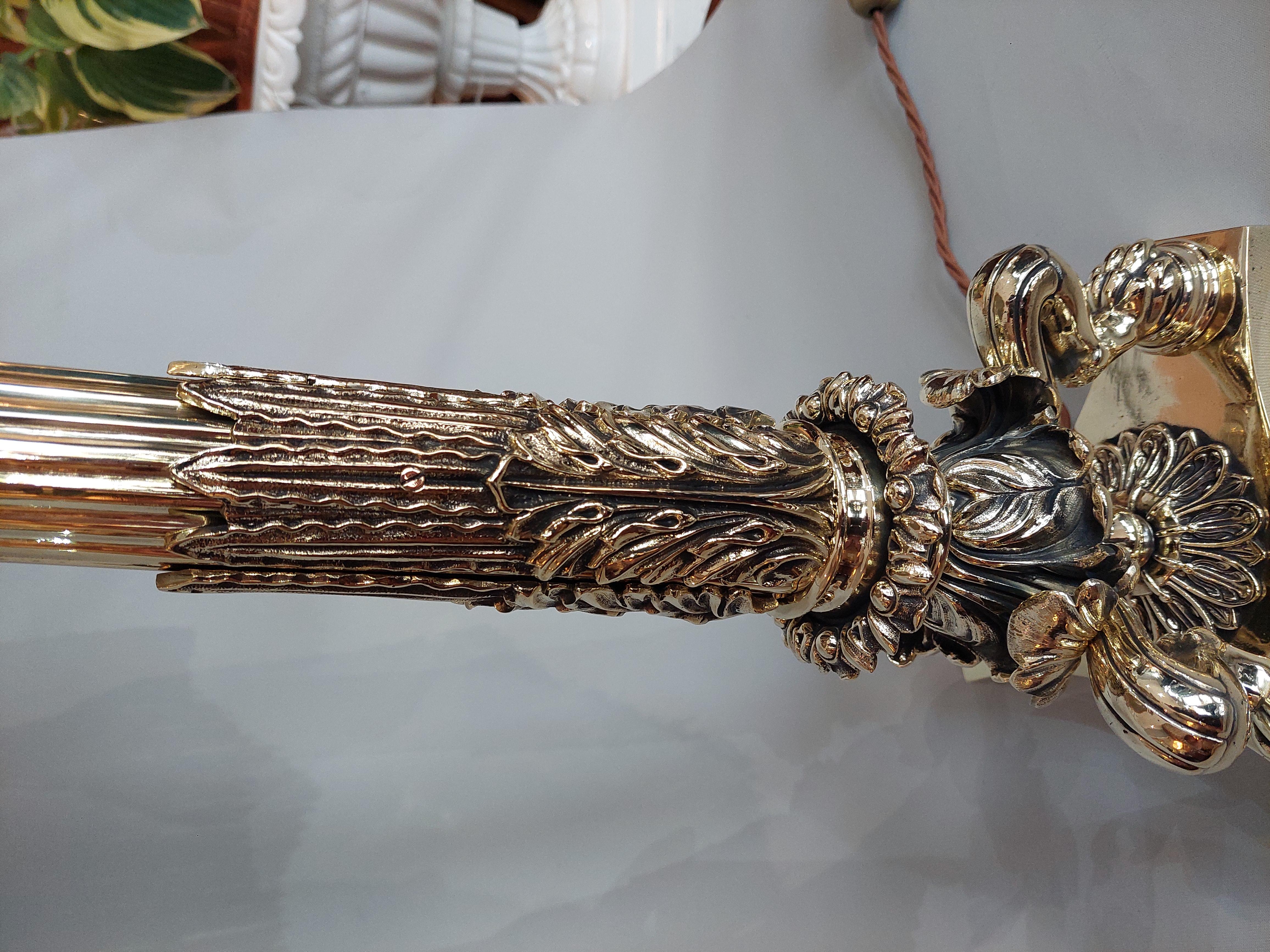 Lámpara de mesa neoclásica de latón victoriana en Bueno estado para la venta en Altrincham, GB