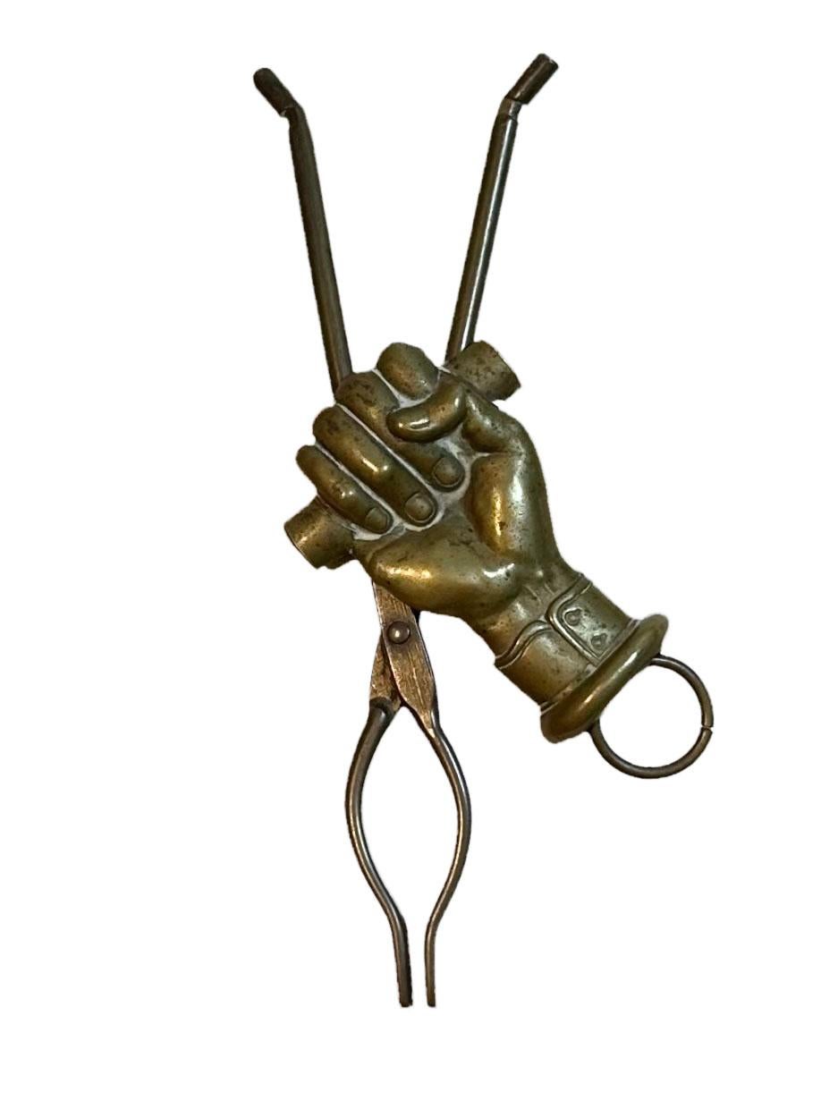 Dies ist eine viktorianische Messing-Rockheber wahrscheinlich um 1880 aus Messing mit einer großen Patina. Ein wunderbarer und ungewöhnlicher Fund für jede Messing-Sammlung.