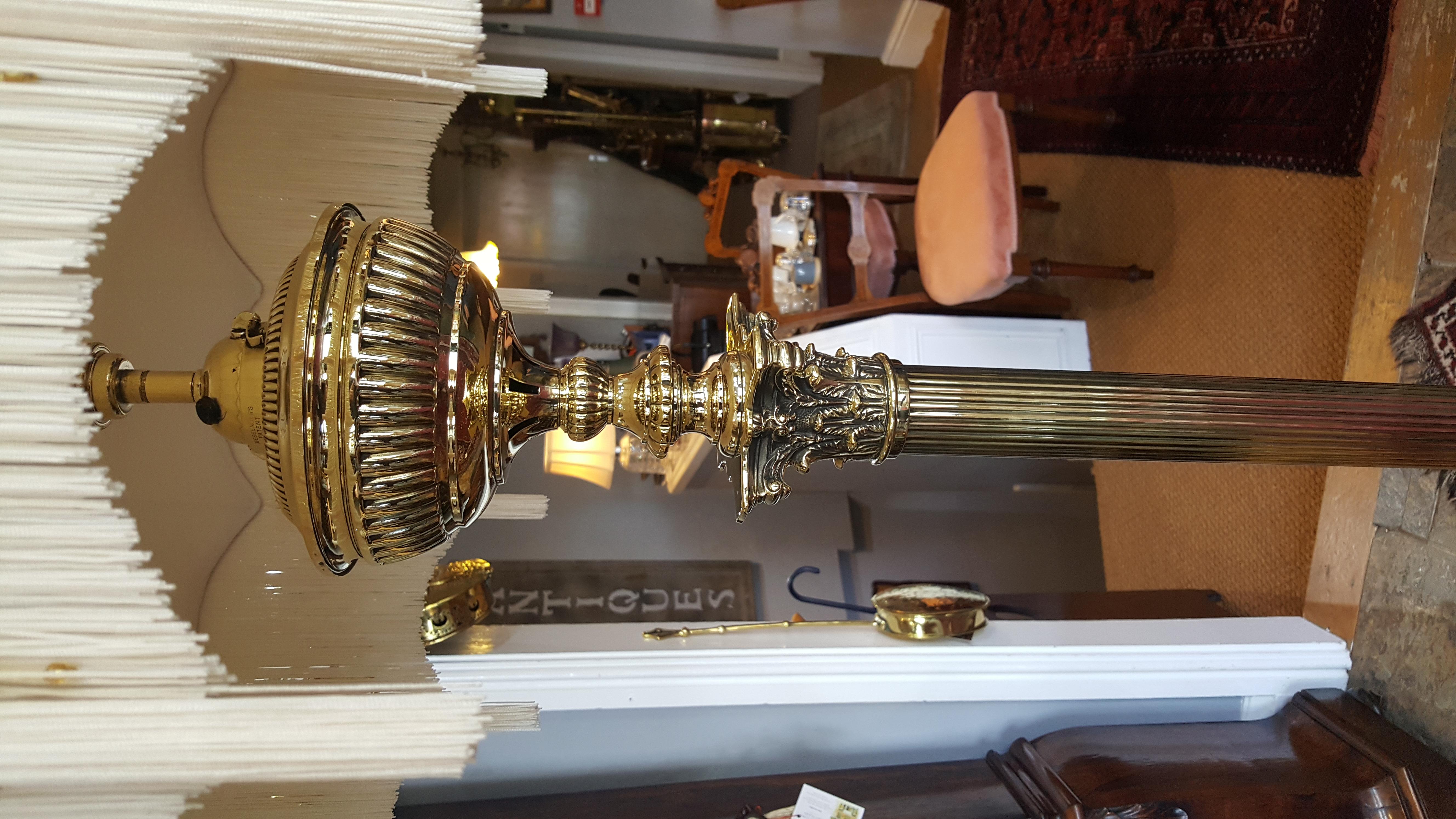 Victorian Brass Standard Oil Lamp in the Neo Classical Style In Good Condition For Sale In Altrincham, GB