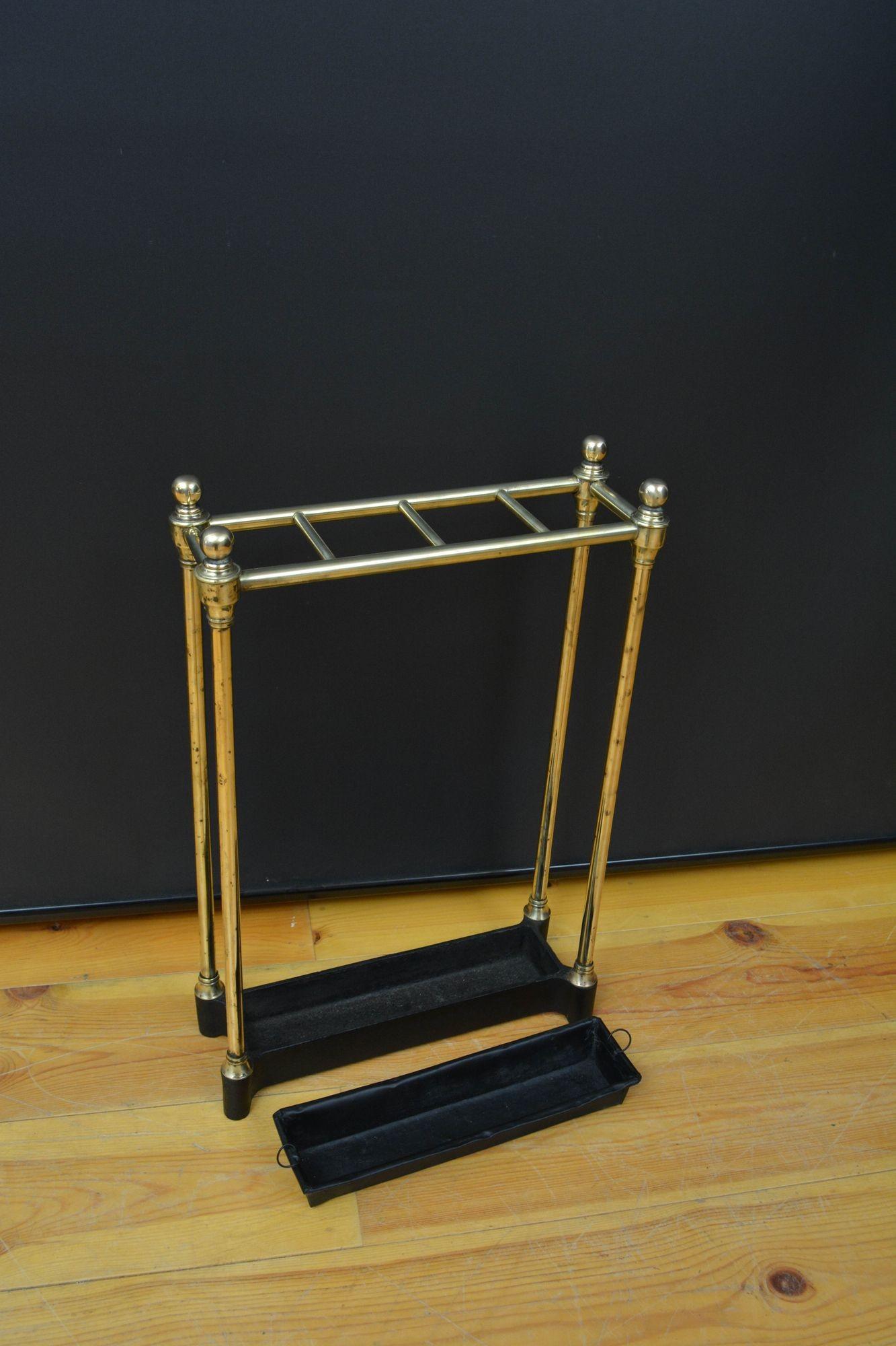 Porte-parapluies victorien en laiton en vente 3