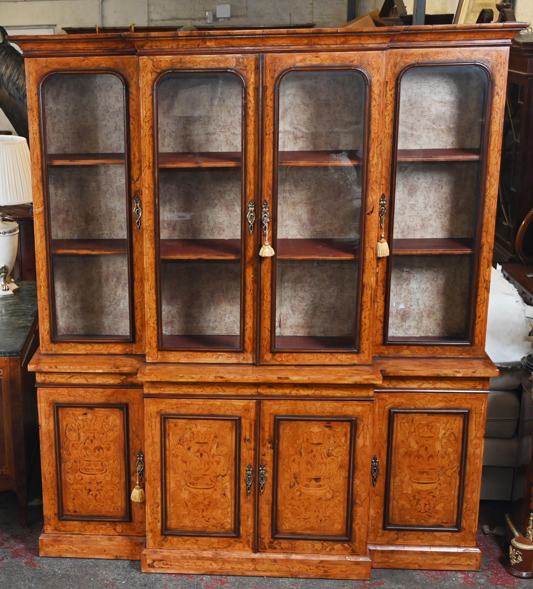 Victorian Breakfront Bookcase Wanut Marquetry Inlay In Good Condition For Sale In Potters Bar, GB