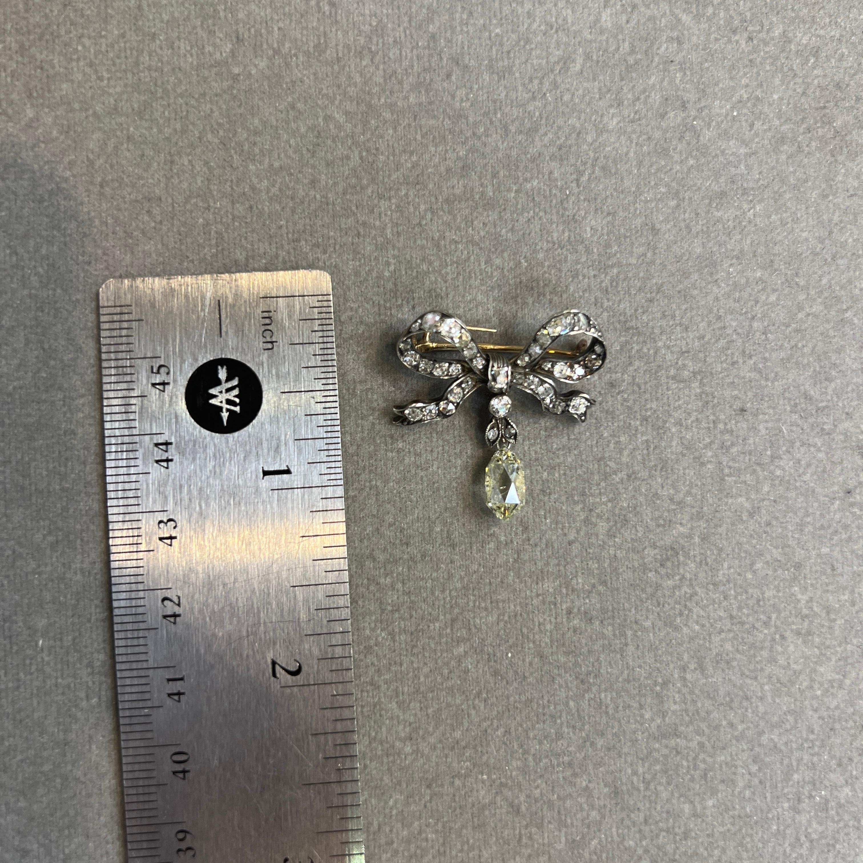 Viktorianische Briolette Diamant-Brosche im Zustand „Hervorragend“ im Angebot in New York, NY