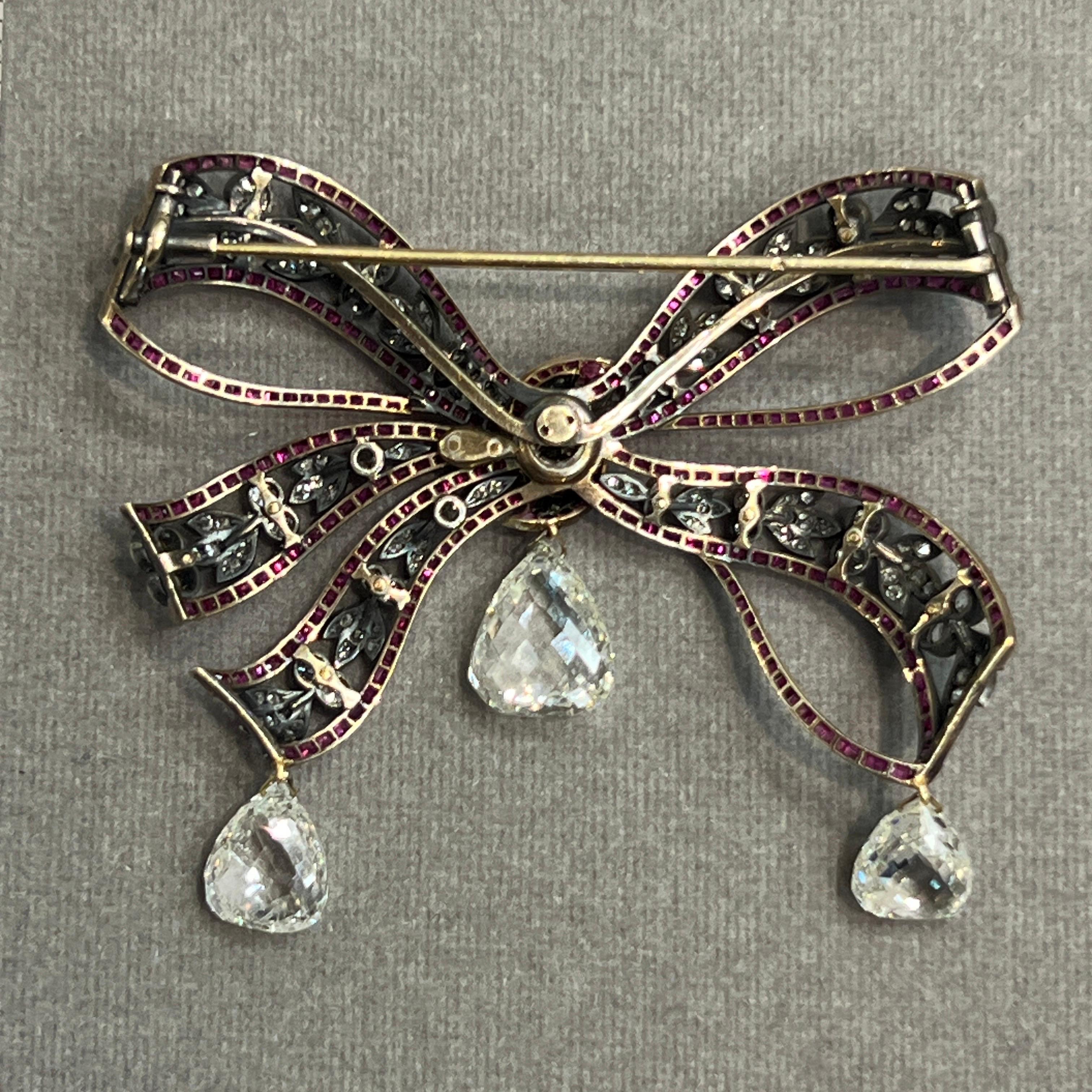 Broche Victorienne Briolette Diamantée en vente 1