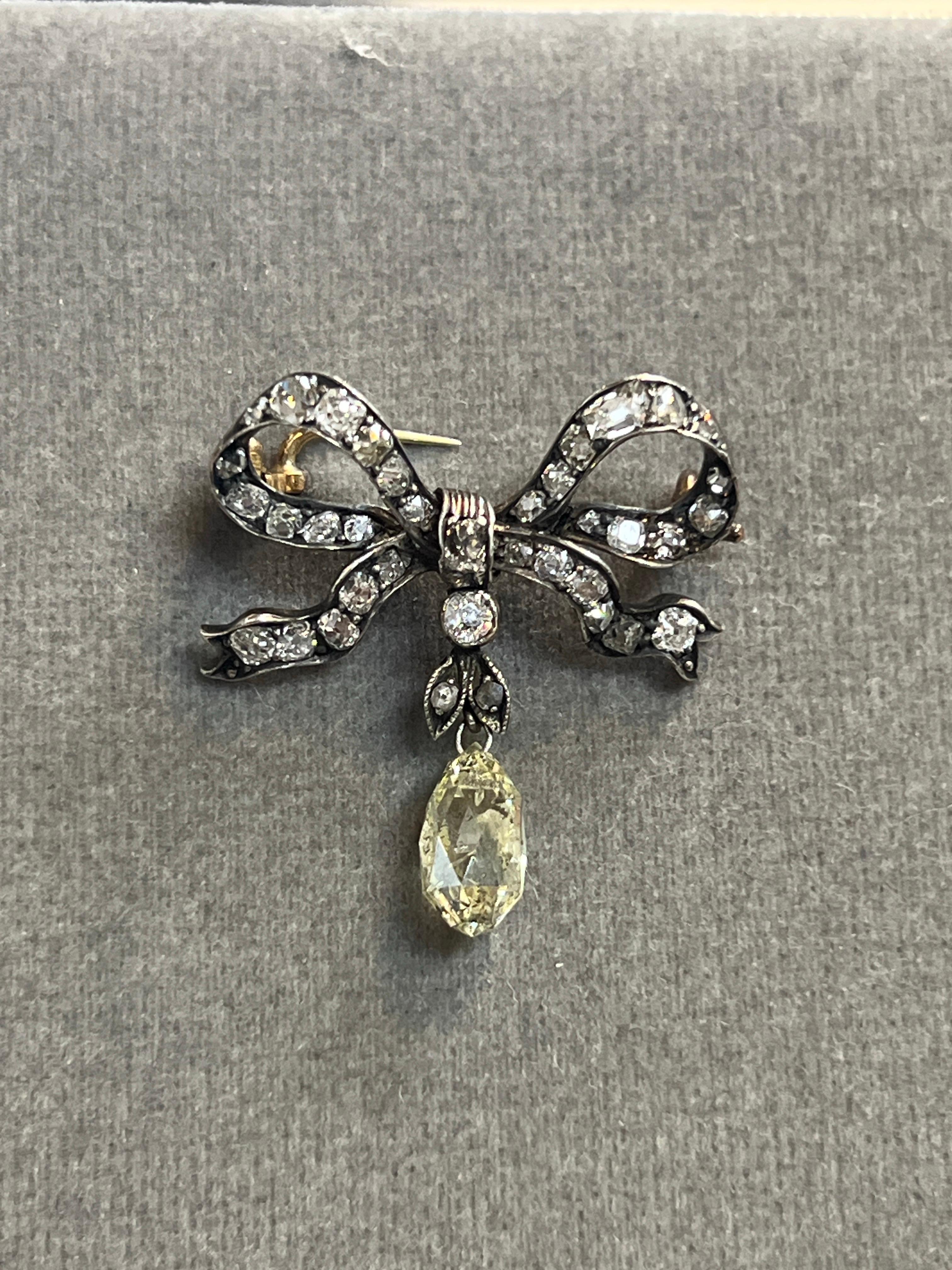 Viktorianische Briolette Diamant-Brosche im Angebot 1