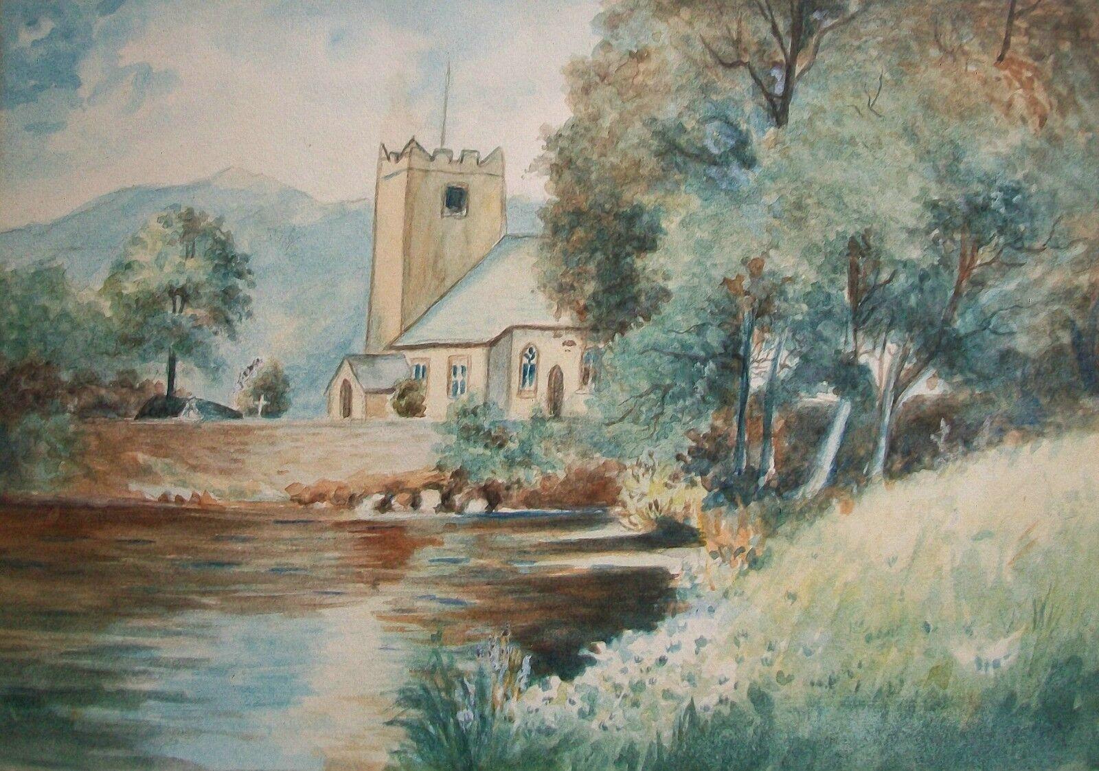 Peinture de paysage à l'aquarelle sur papier de l'école britannique victorienne - représentant une église de campagne au bord d'un lac - verre et cadre d'origine avec finition dorée - non signée - Royaume-Uni - fin du 19e siècle. 

Excellent état