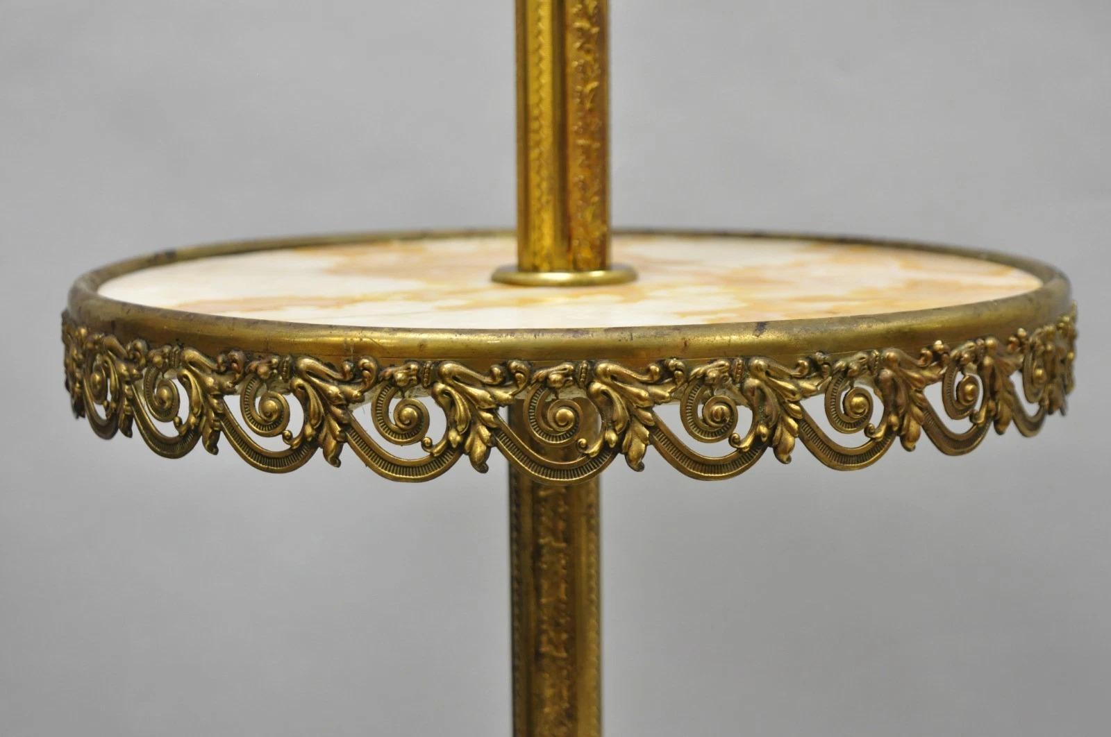 Lampada a olio convertita in bronzo vittoriano Griffin Figural Marble Side Table Lampada da terra in vendita 5