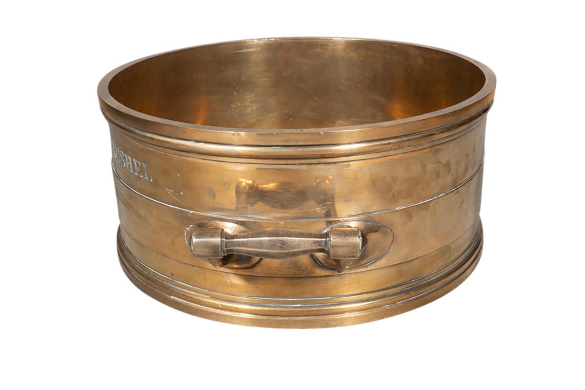 Bronzo Misuratore di bushel standard imperiale in bronzo vittoriano in vendita