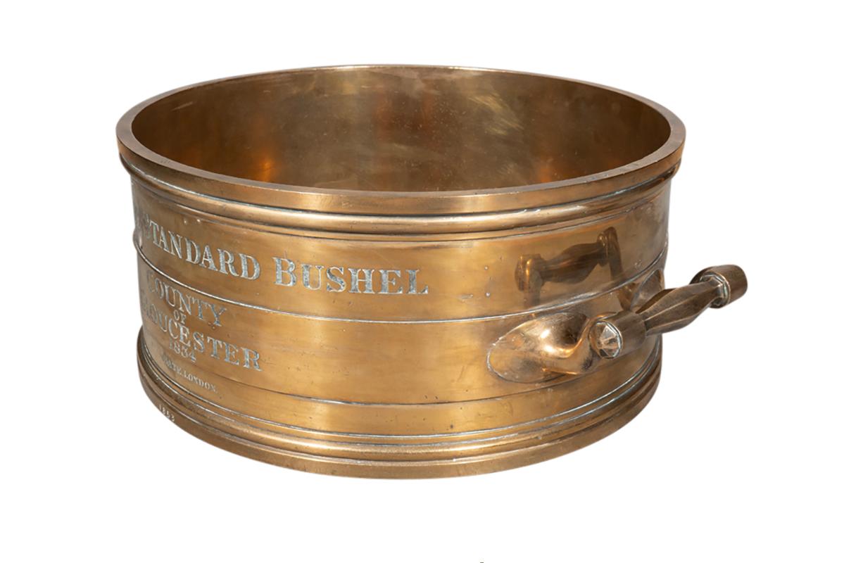 Misuratore di bushel standard imperiale in bronzo vittoriano in vendita 1