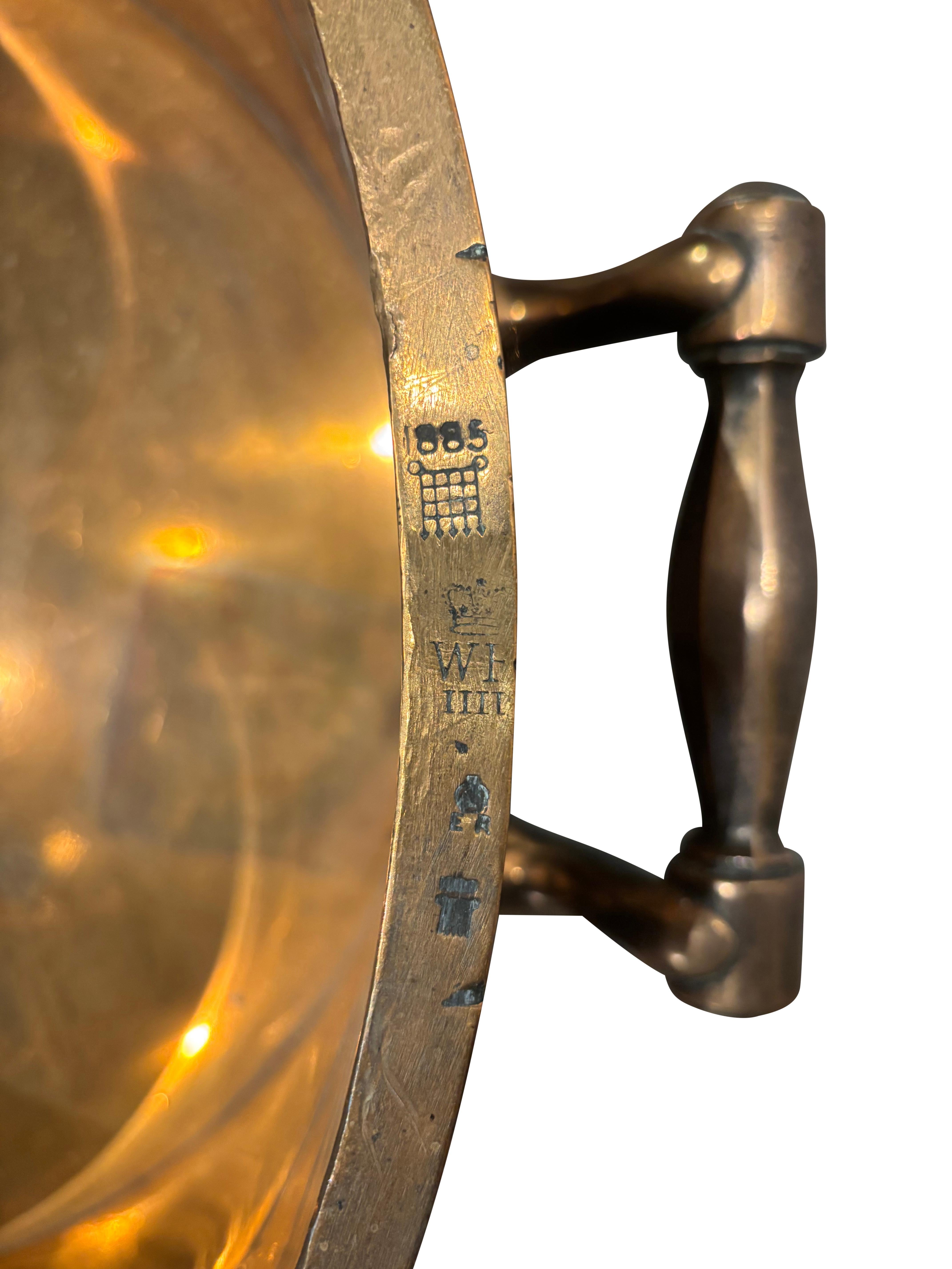 Misuratore di bushel standard imperiale in bronzo vittoriano in vendita 2
