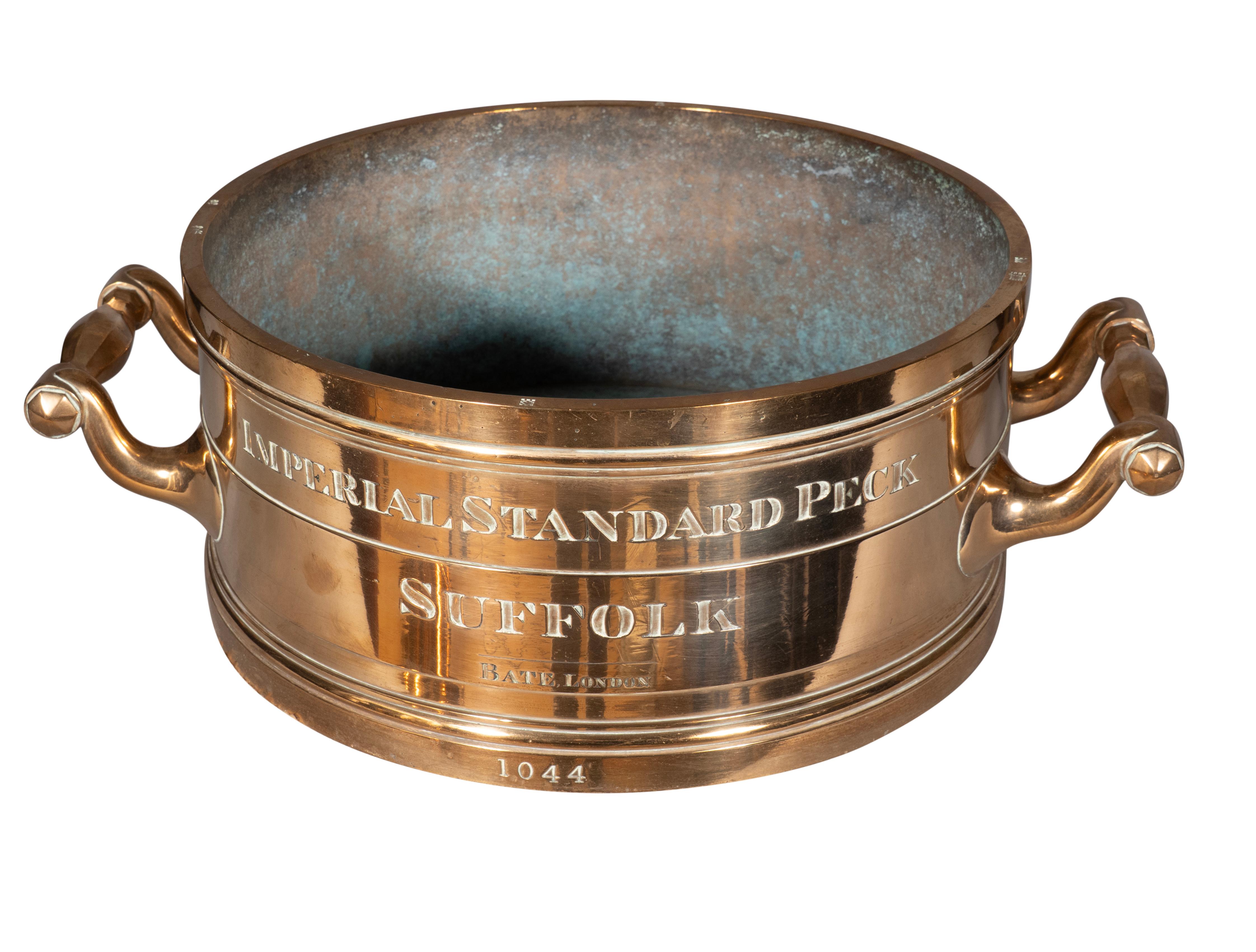 Medida estándar imperial de bronce victoriana Bronce en venta