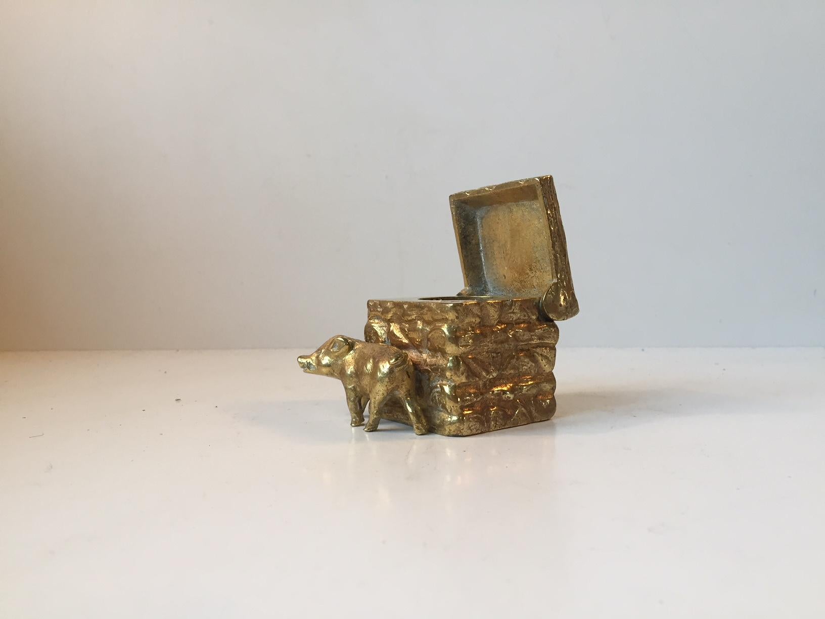 Victorian novelty item that takes on the Romantacism of Medieval Europe. Its very heavy and composed of polished bronze. The stopper to the bottom is made of copper. Please notice that it does not have a glass insert.