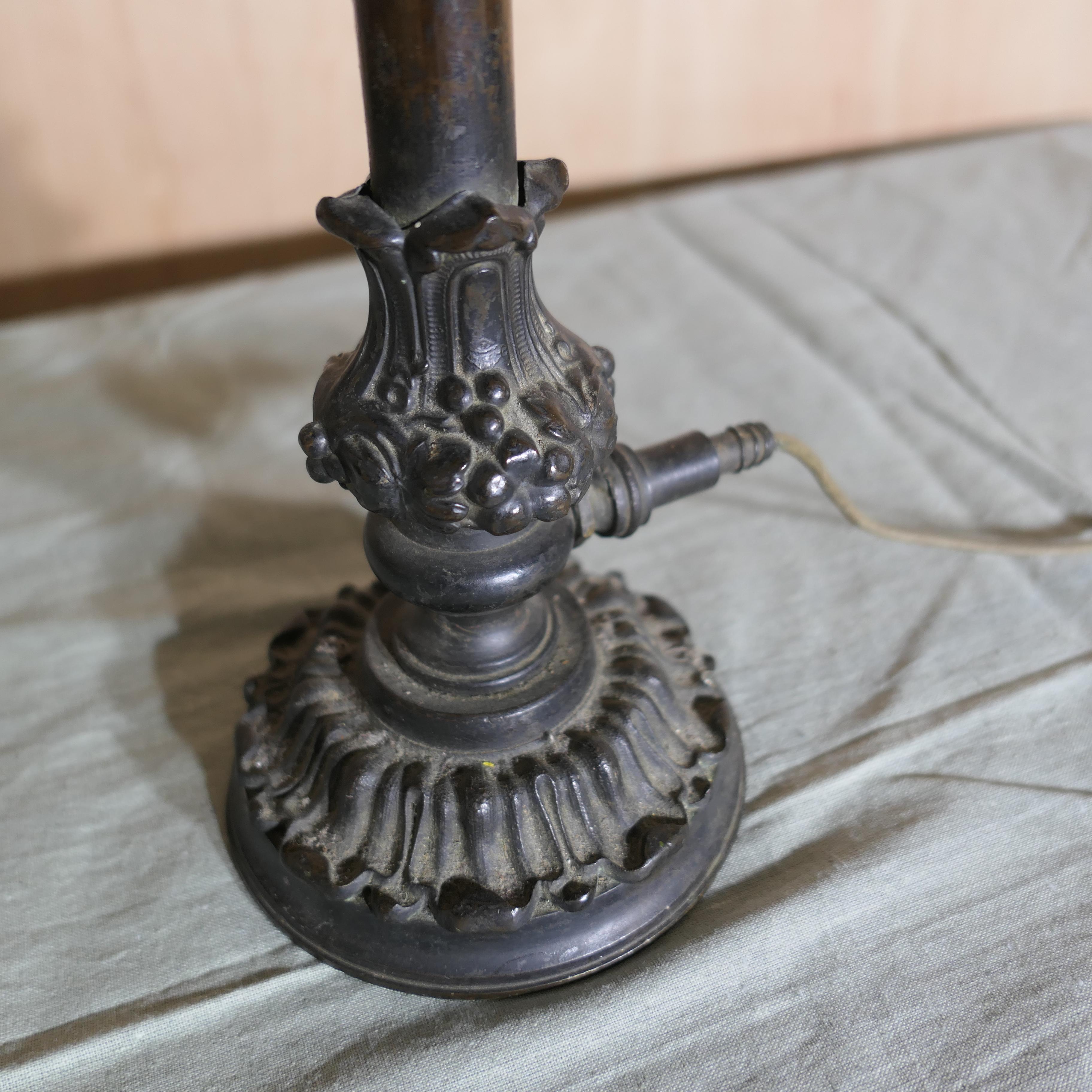 Victorian Bronze Lamp with Diamond Cut Crystal Shade  A Charming bronze lamp For Sale 3