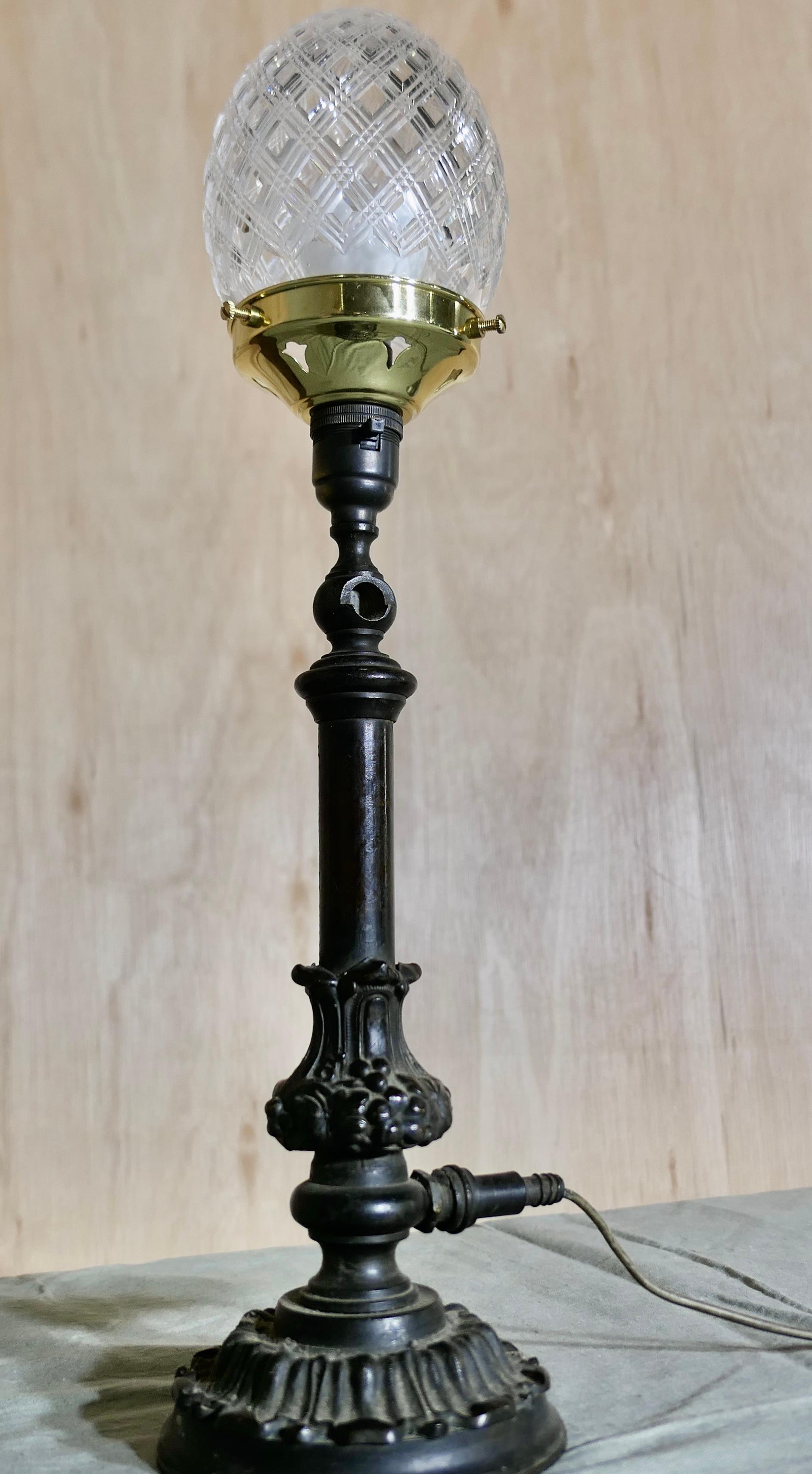 Victorian Bronze Lamp with Diamond Cut Crystal Shade  A Charming bronze lamp For Sale 4