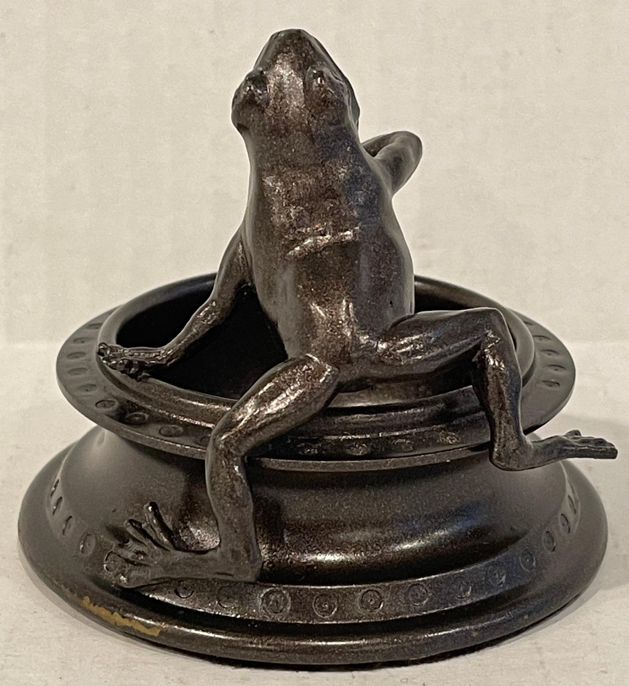 Victorian Bronze Operatic Frog Motif Vide-Poche For Sale 2