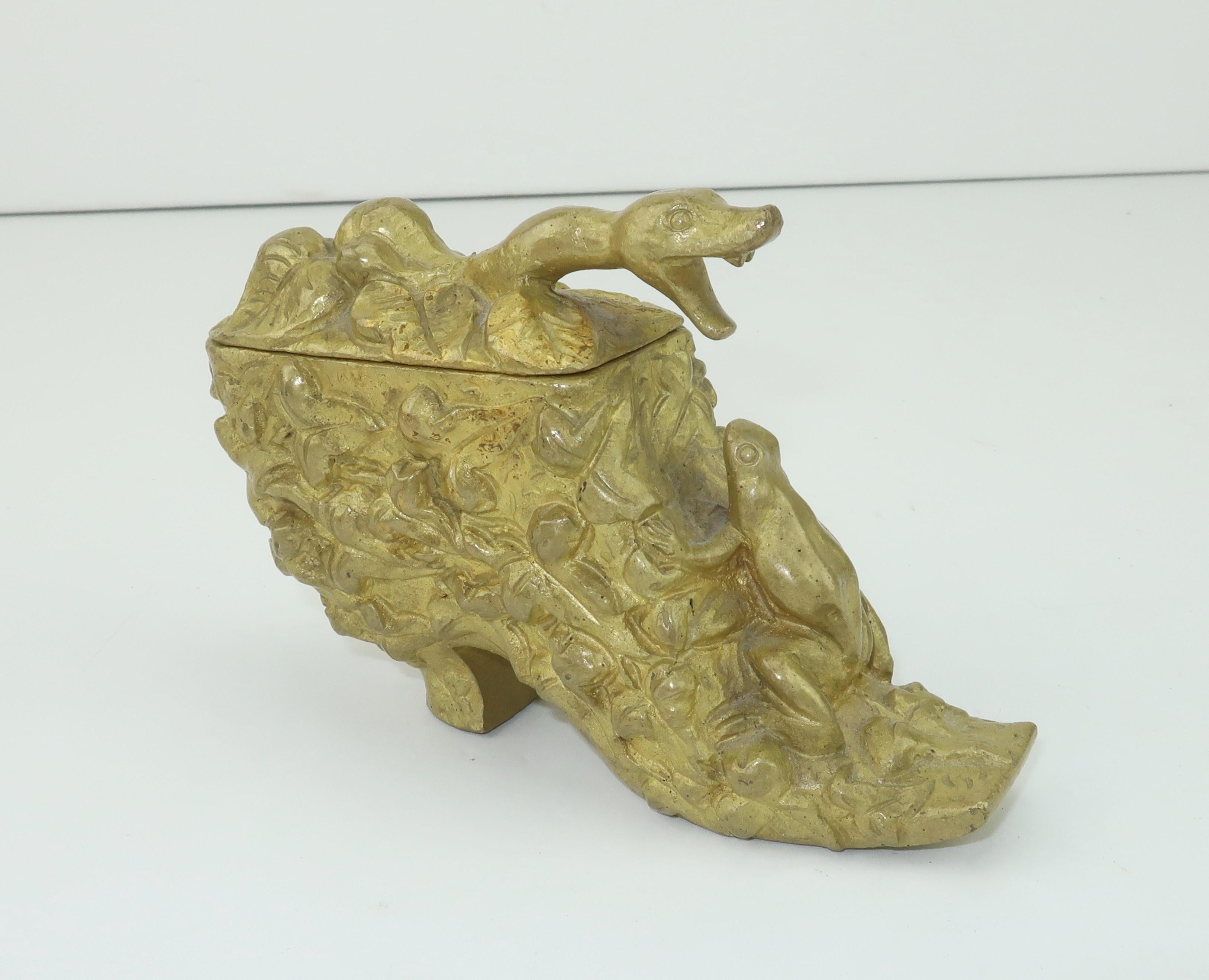 Victorian Bronze Shoe Sculpture Box With Snake & Frog In Good Condition In Atlanta, GA