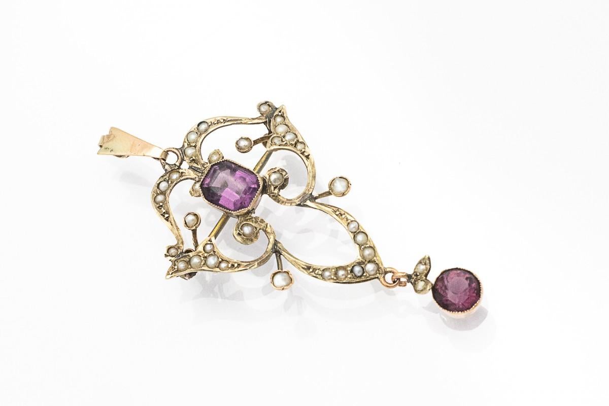 Vittoriano Victorian brooch pendant with amethysts and pearls, England, circa 1900. in vendita