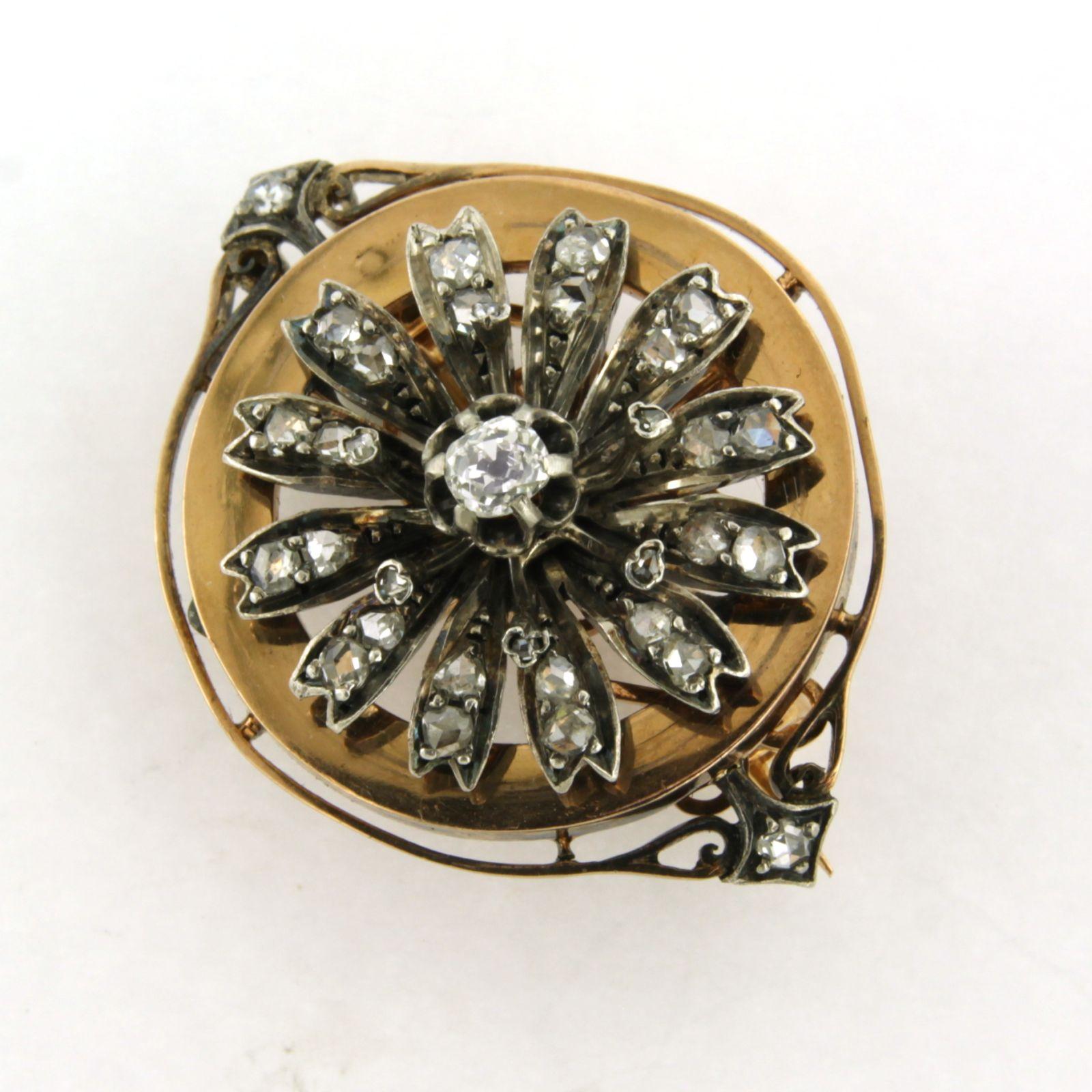 Viktorianische Brosche aus 18 Karat Gold und Silber mit Diamanten im Rosenschliff aus alten Minenschliff im Zustand „Hervorragend“ im Angebot in The Hague, ZH