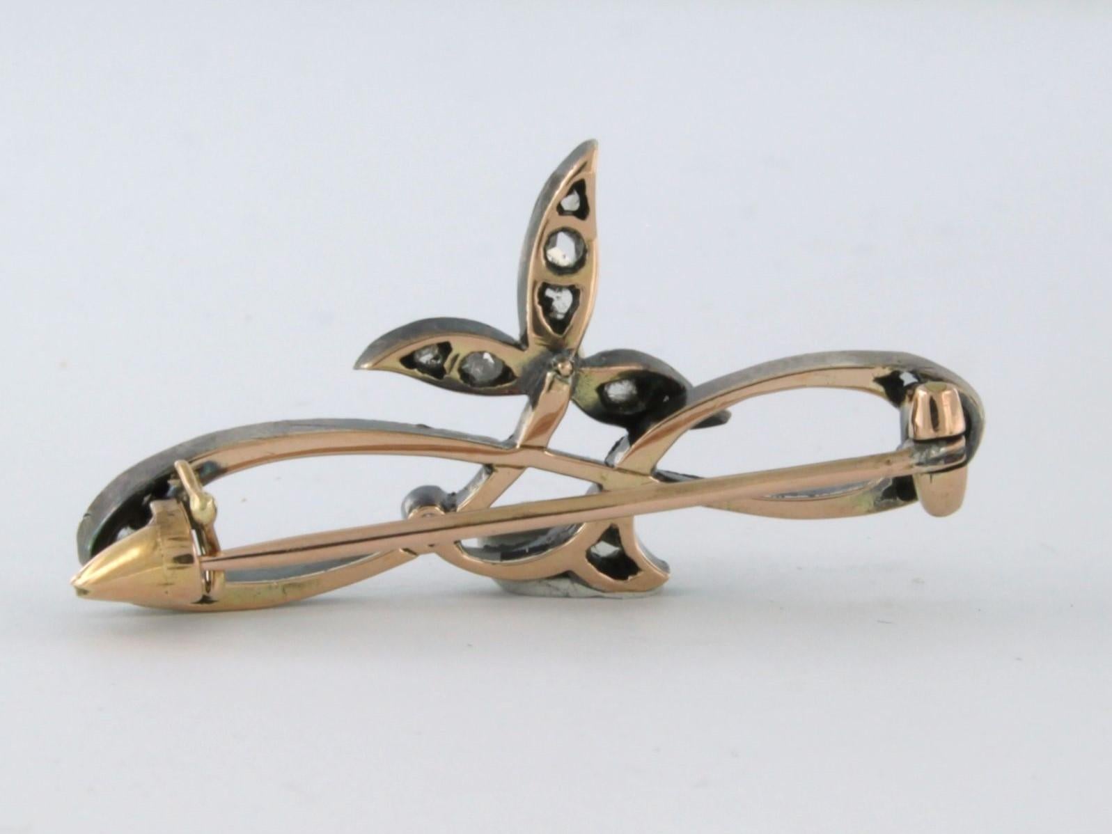 Rose Cut Victorian brooch with pearl and rose cut diamonds 18k gold and silver 4.2 grams For Sale