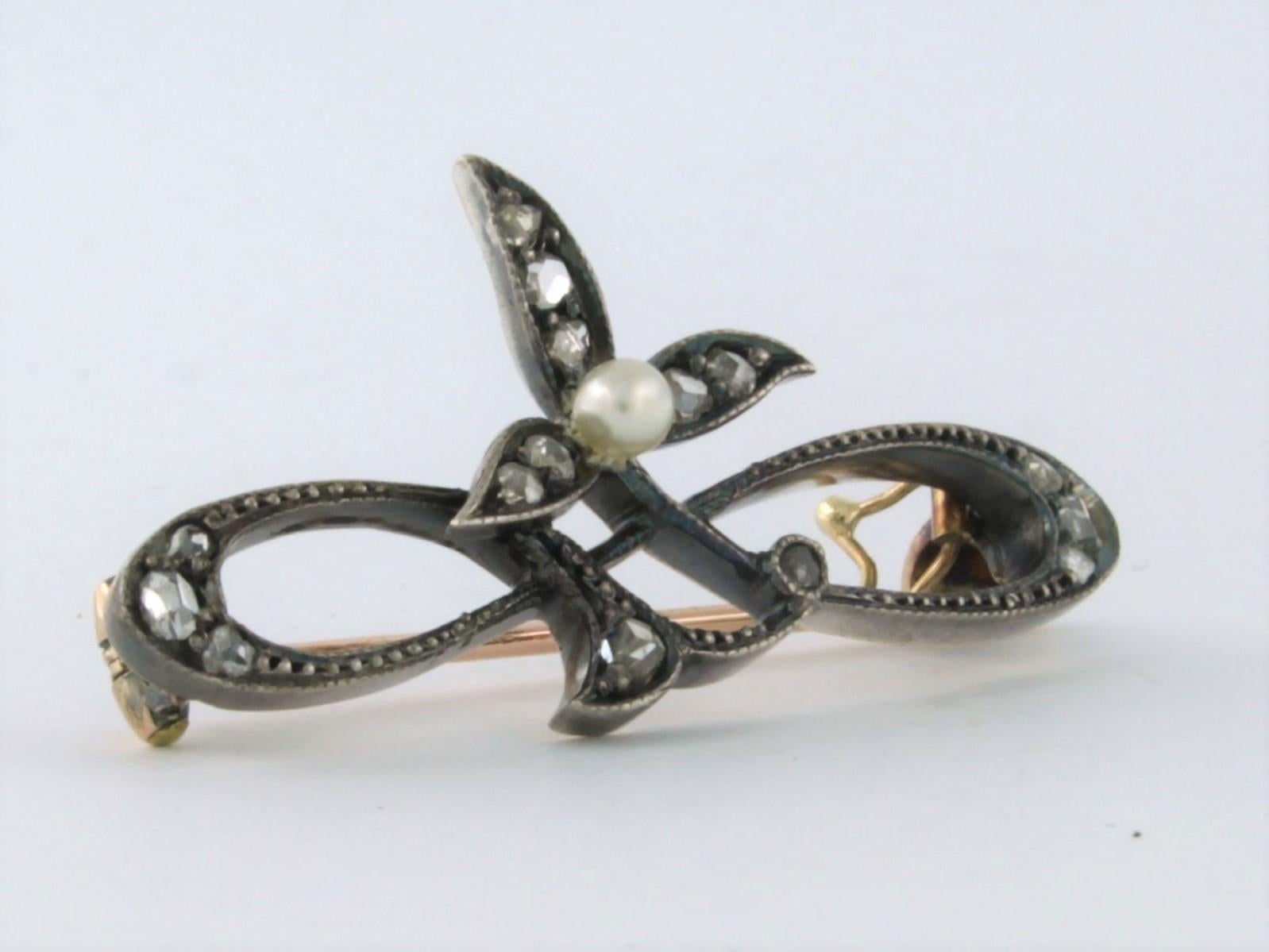 Victorian brooch with pearl and rose cut diamonds 18k gold and silver 4.2 grams For Sale 1