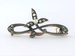 Victorian Brooch with pearl and rose cut diamonds 18k gold and silver