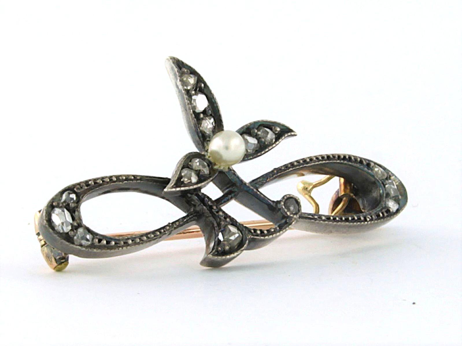 Women's Victorian brooch with pearl and rose cut diamonds 18k gold and silver For Sale