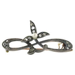Victorian Brooch with pearl and rose cut diamonds 18k gold and silver