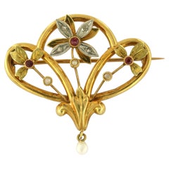 VICTORIAN Brooch with pearl, ruby and rose cut diamonds 18k gold 3.0 grams