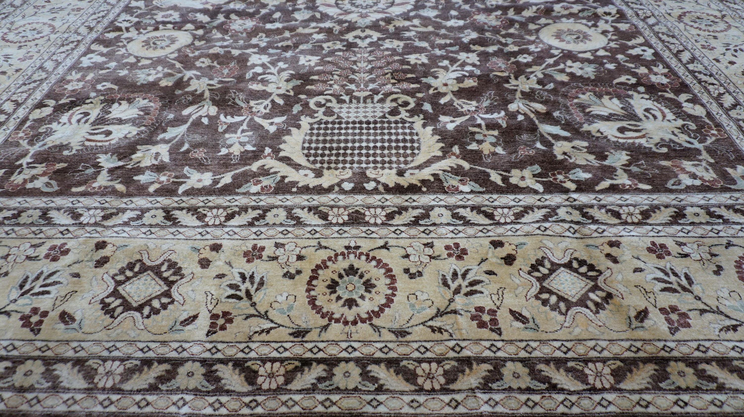 Annodato a mano Tappeto vittoriano in lana con motivo floreale marrone e beige 11'9''x17'8'' in vendita