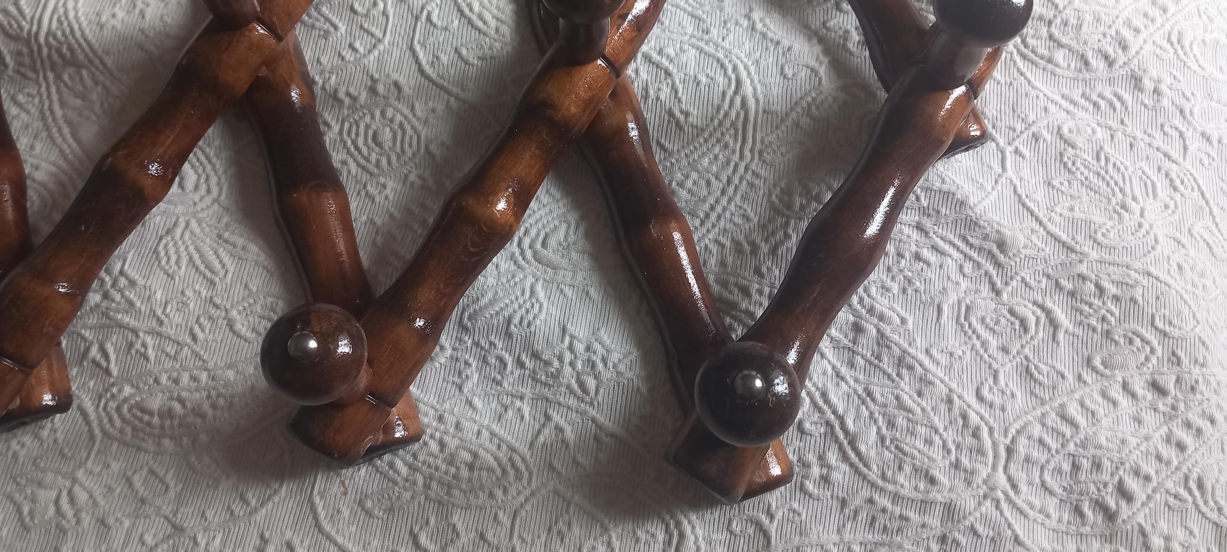 XX secolo Appendiabiti allungabili in legno marrone vittoriano Spanich 1900s in vendita